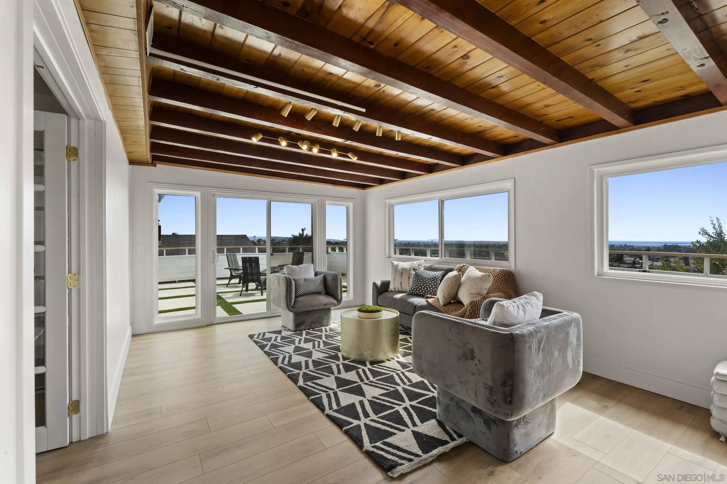 https://cdn.realtyfeed.com/cdn/127/260018817/a8f6c65c2ab25cee993301b7390707b7.webp