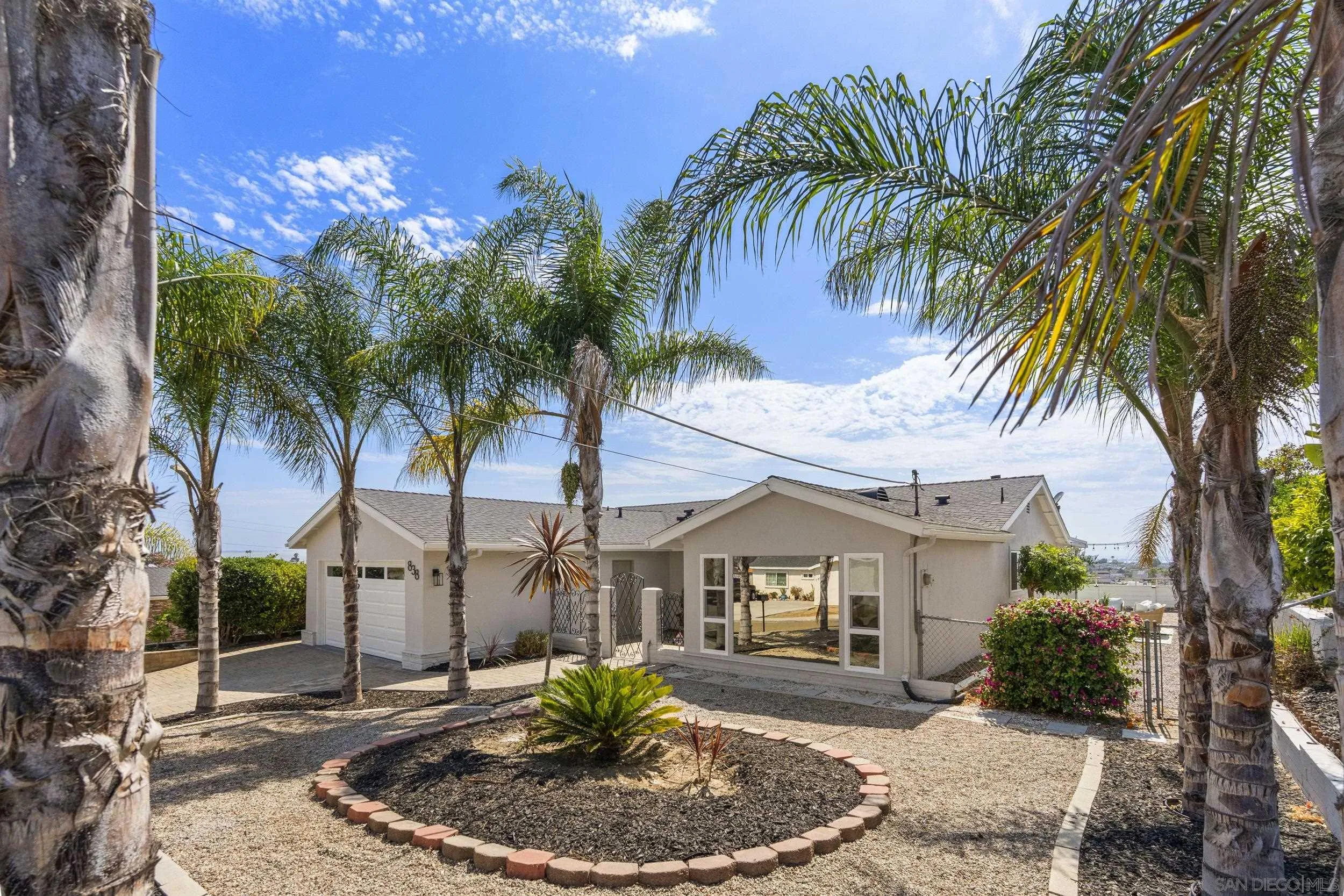 https://cdn.realtyfeed.com/cdn/127/260018817/c775acd17295a14bcbfce81f56568386.webp