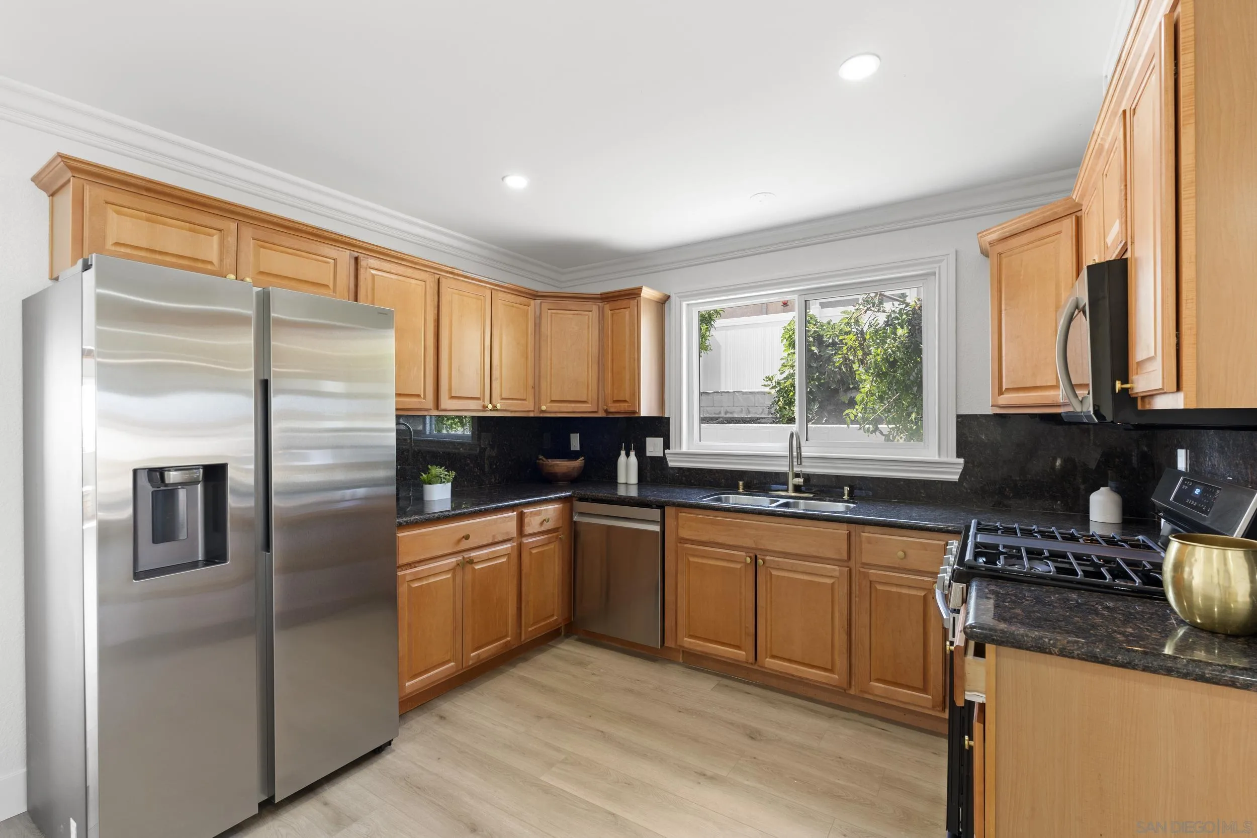 https://cdn.realtyfeed.com/cdn/127/260018817/c87ba3a0c9e47ad4088178e3ae6759b9.webp