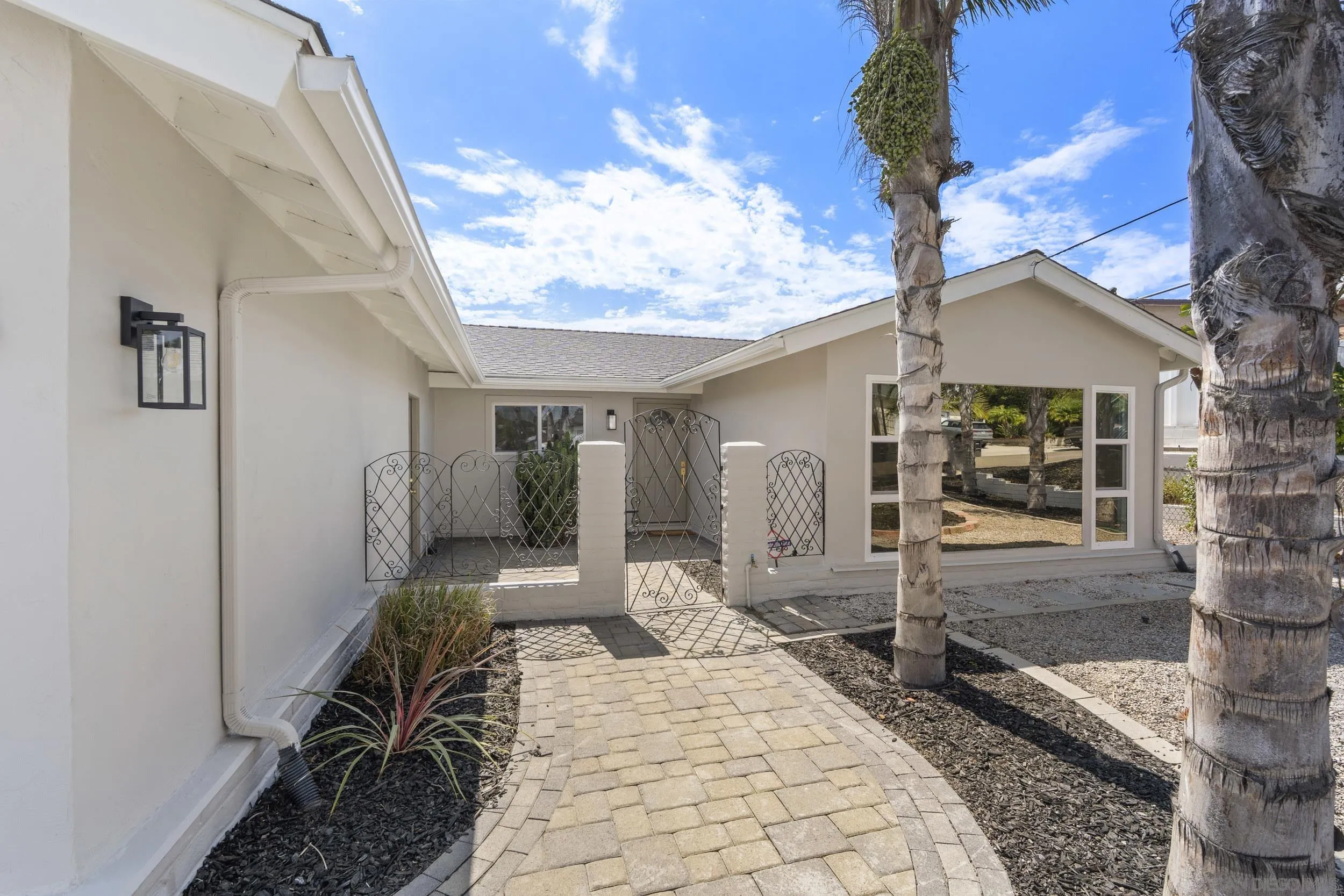https://cdn.realtyfeed.com/cdn/127/260018817/dd8b60d695bc3e76b09be972b89b858f.webp