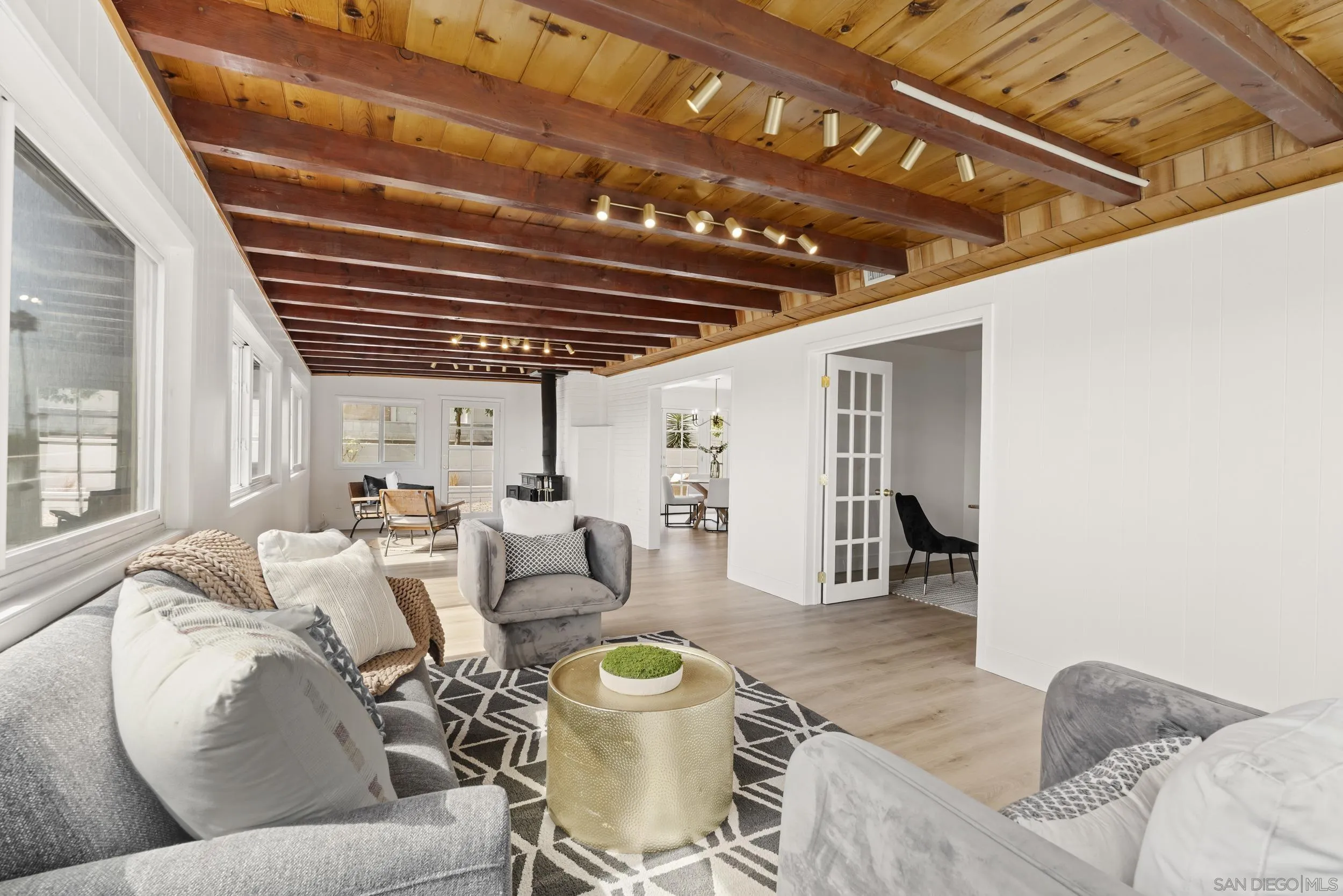 https://cdn.realtyfeed.com/cdn/127/260018817/e1460956fa3222ac641c9c0188c39611.webp