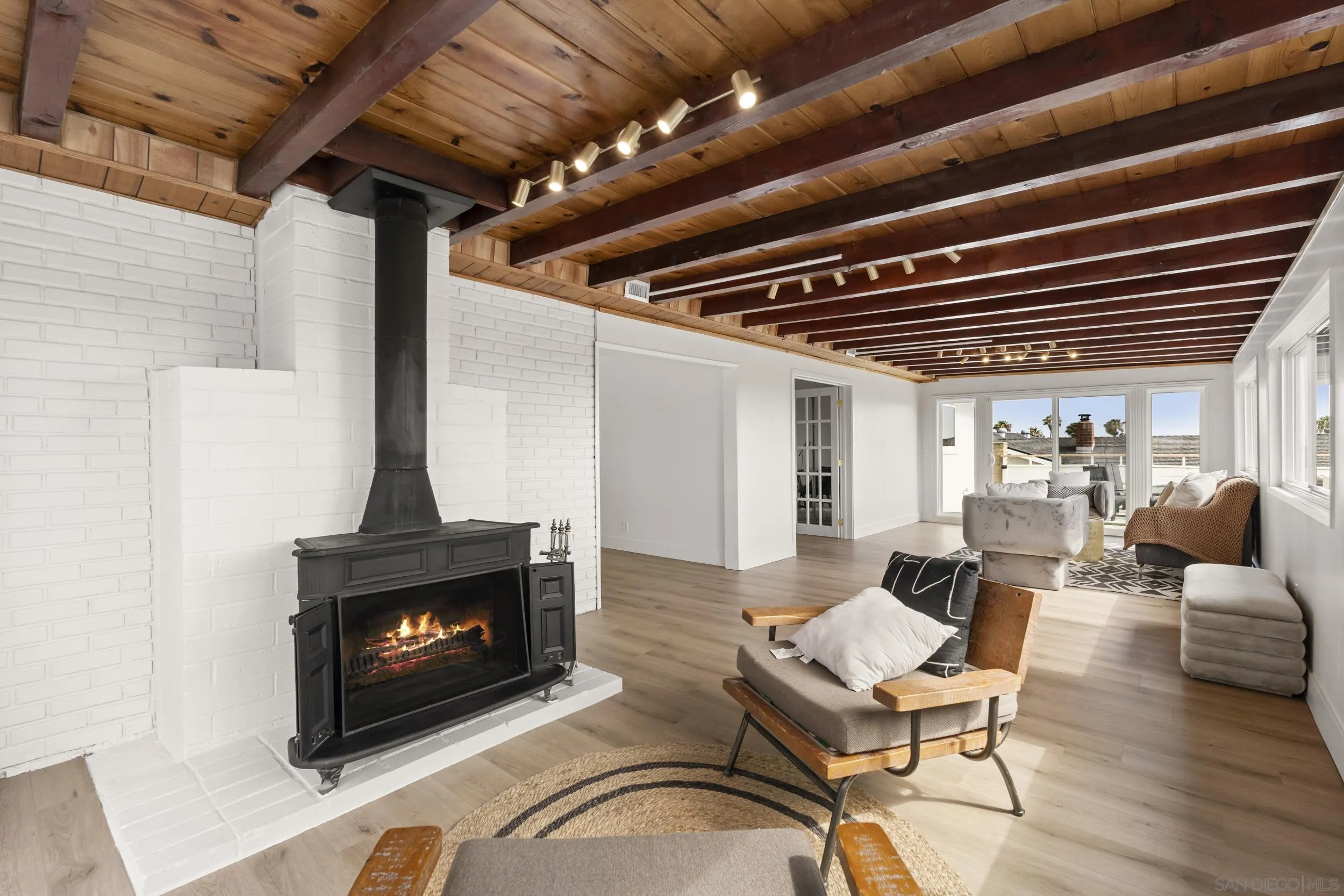 https://cdn.realtyfeed.com/cdn/127/260018817/f9bac45e84385b653cdbc6e9d4399064.webp