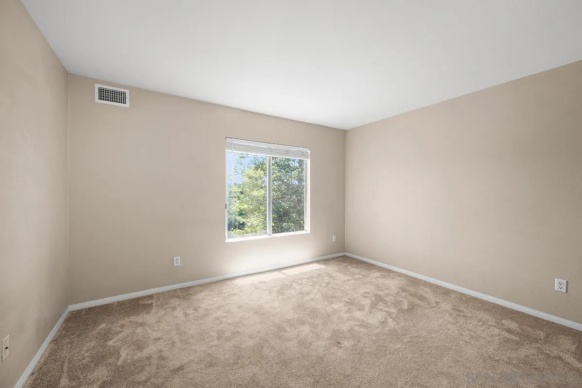 Photo #32: 260018818 Listing: Photo #32