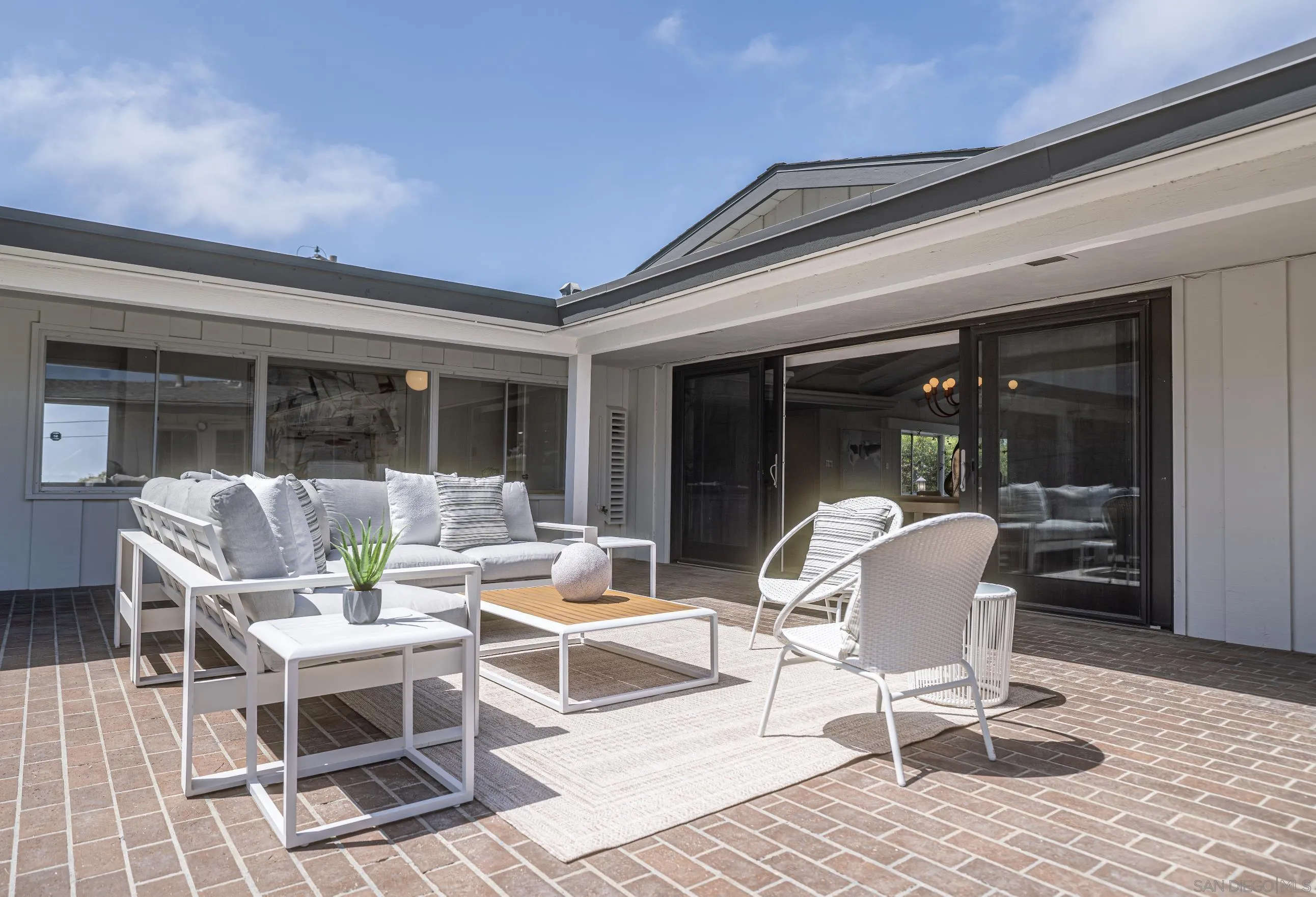 https://cdn.realtyfeed.com/cdn/127/260018820/7179b9a15c465b6677c228c46d1d7807.webp