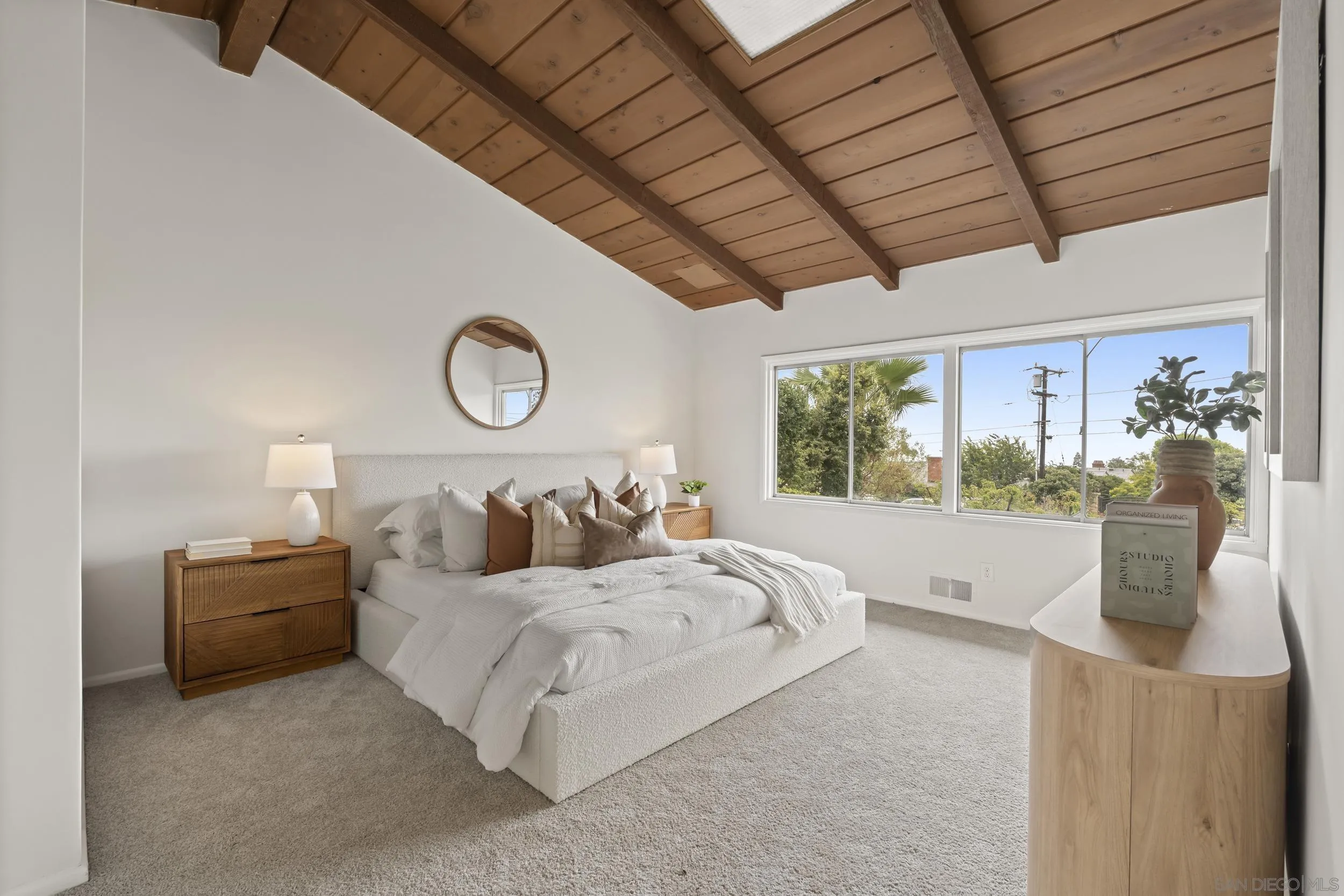 https://cdn.realtyfeed.com/cdn/127/260018820/b08746949db40f2c74edee1433b81666.webp