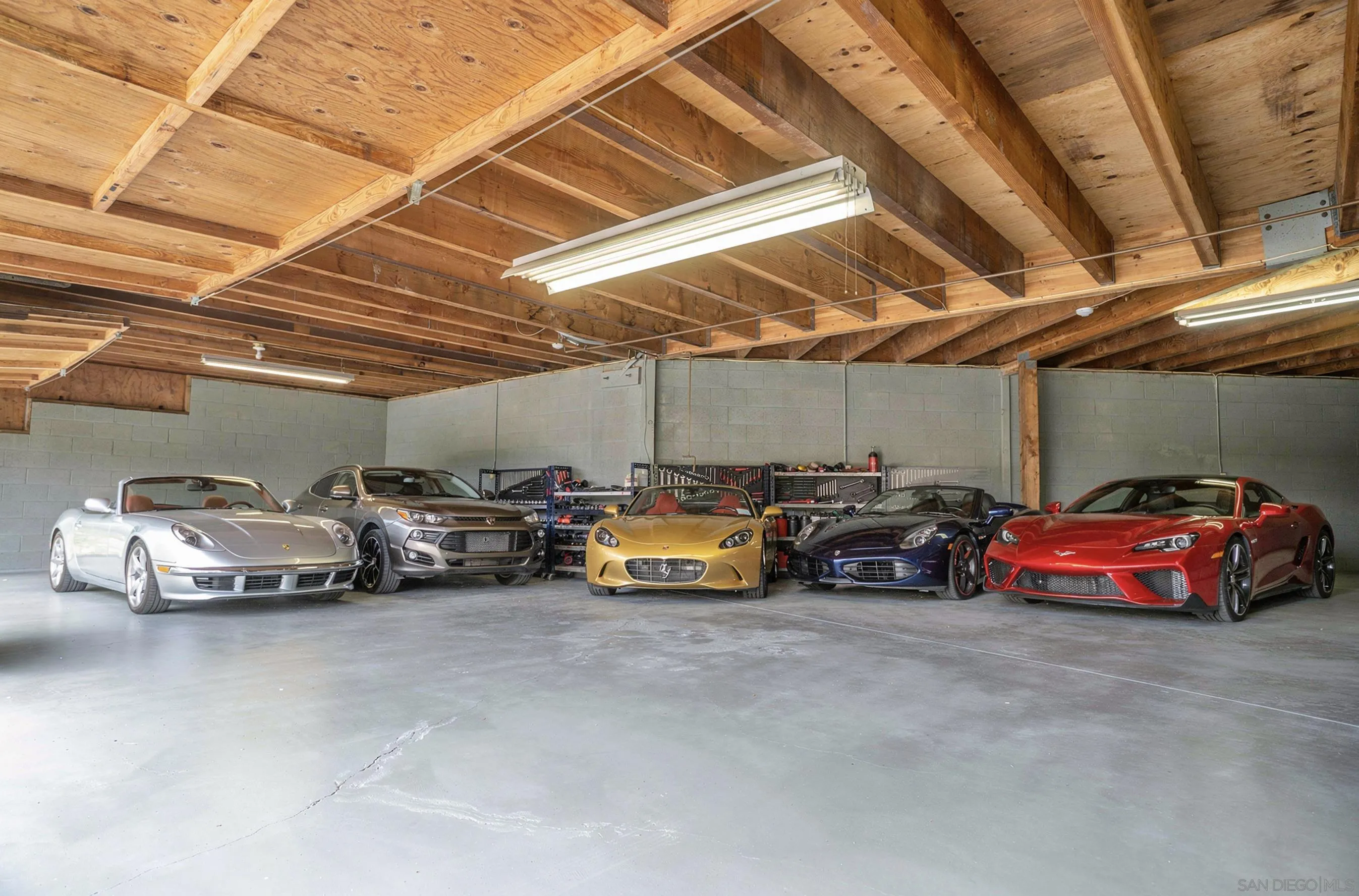 https://cdn.realtyfeed.com/cdn/127/260018820/be705d38bfecc0e2fc8a452084b81abd.webp