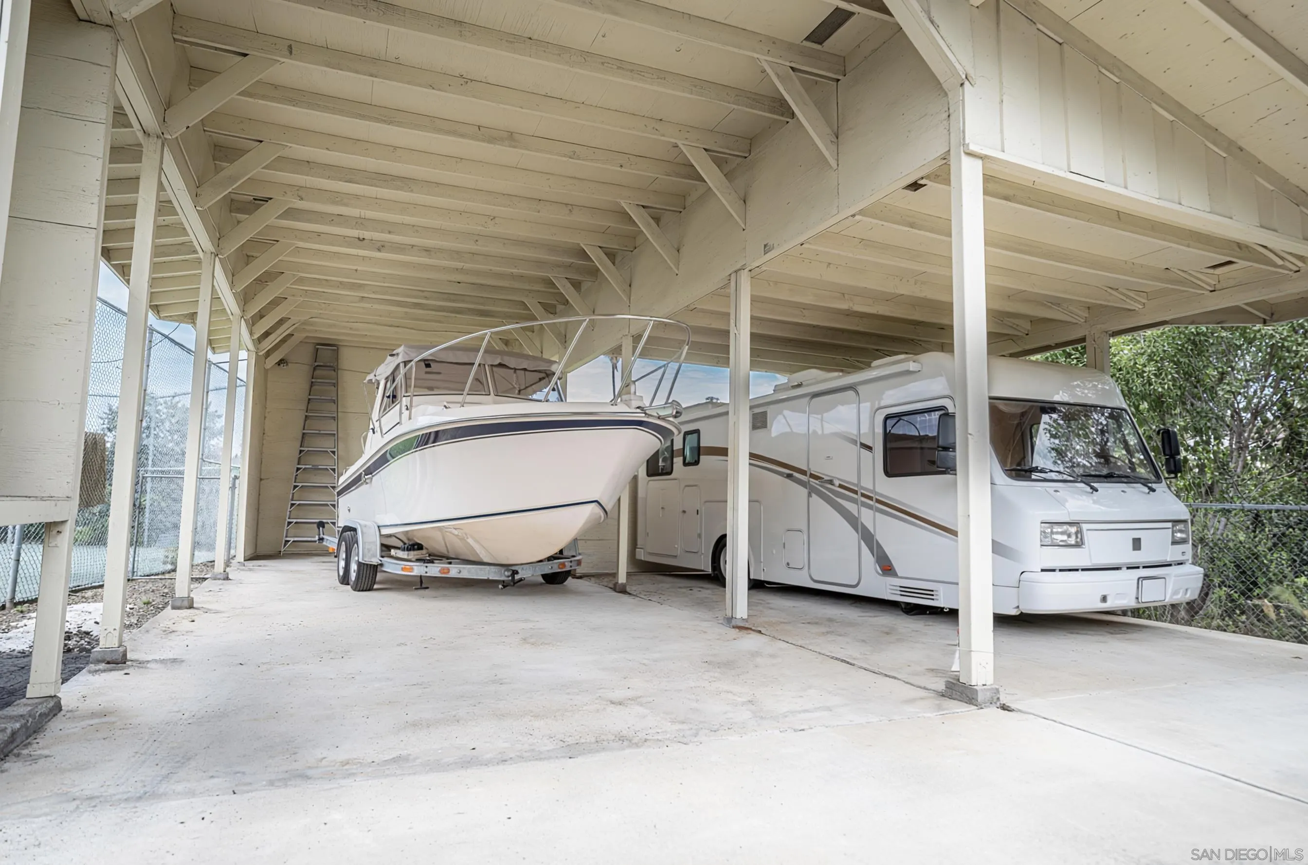 https://cdn.realtyfeed.com/cdn/127/260018820/cc3f4a22da2f3df035132e39aac67c10.webp