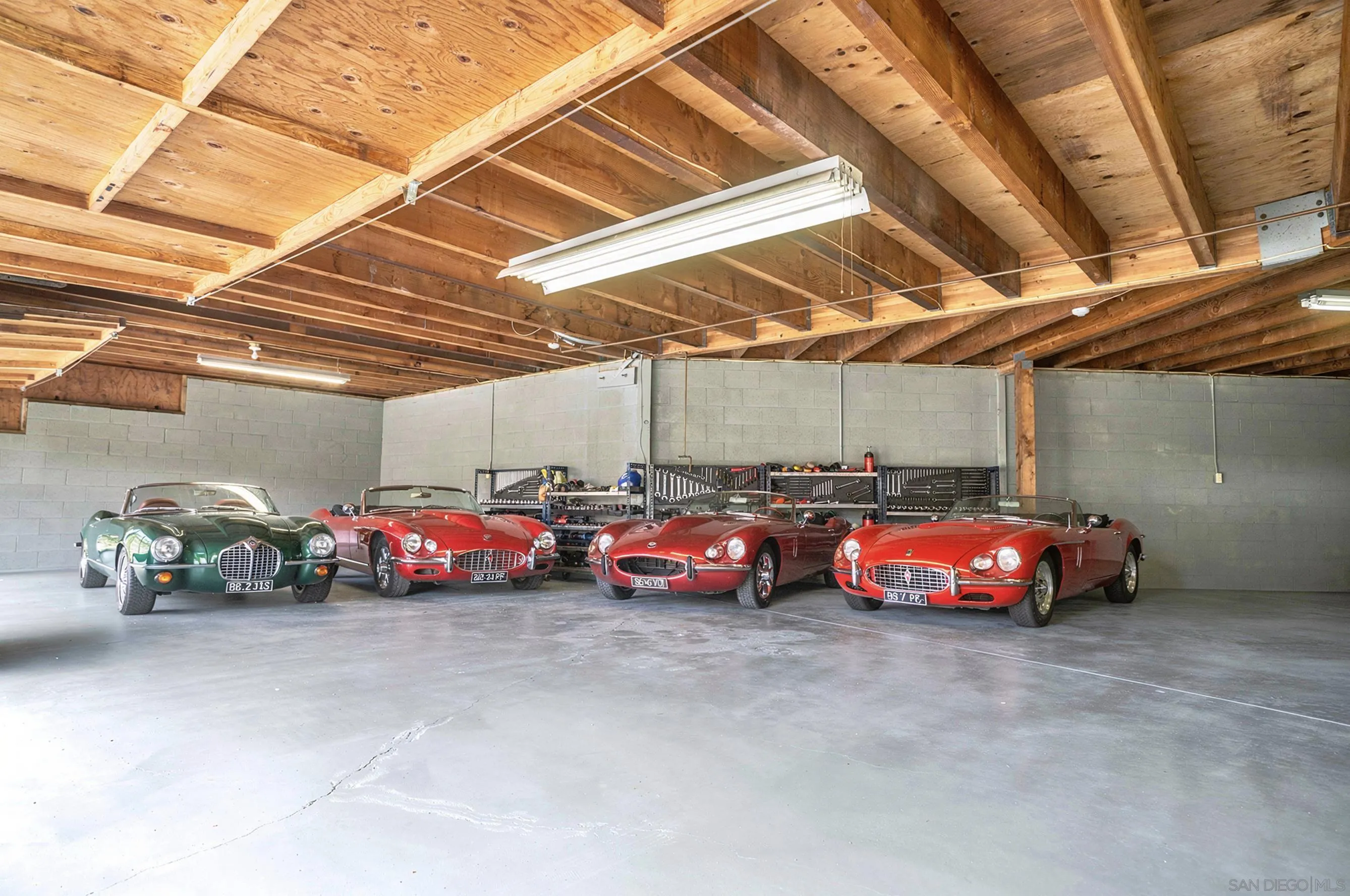 https://cdn.realtyfeed.com/cdn/127/260018820/e369bf7834c0222c4fc1872f5cd41226.webp