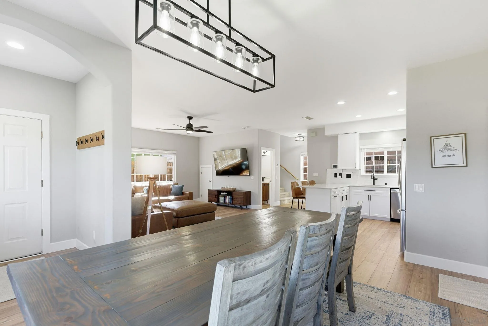 https://cdn.realtyfeed.com/cdn/127/260018824/0bae1acee9bb47fa3f4b80fa4c050fcd.webp