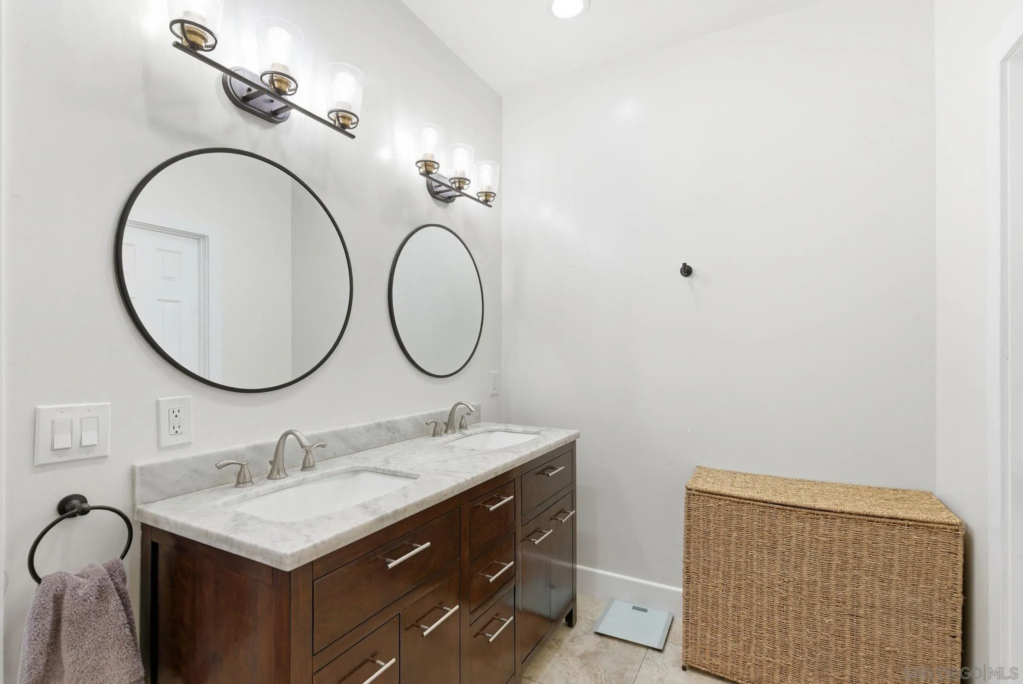 https://cdn.realtyfeed.com/cdn/127/260018824/e816c485ea641f79086834c9c7f2683c.webp