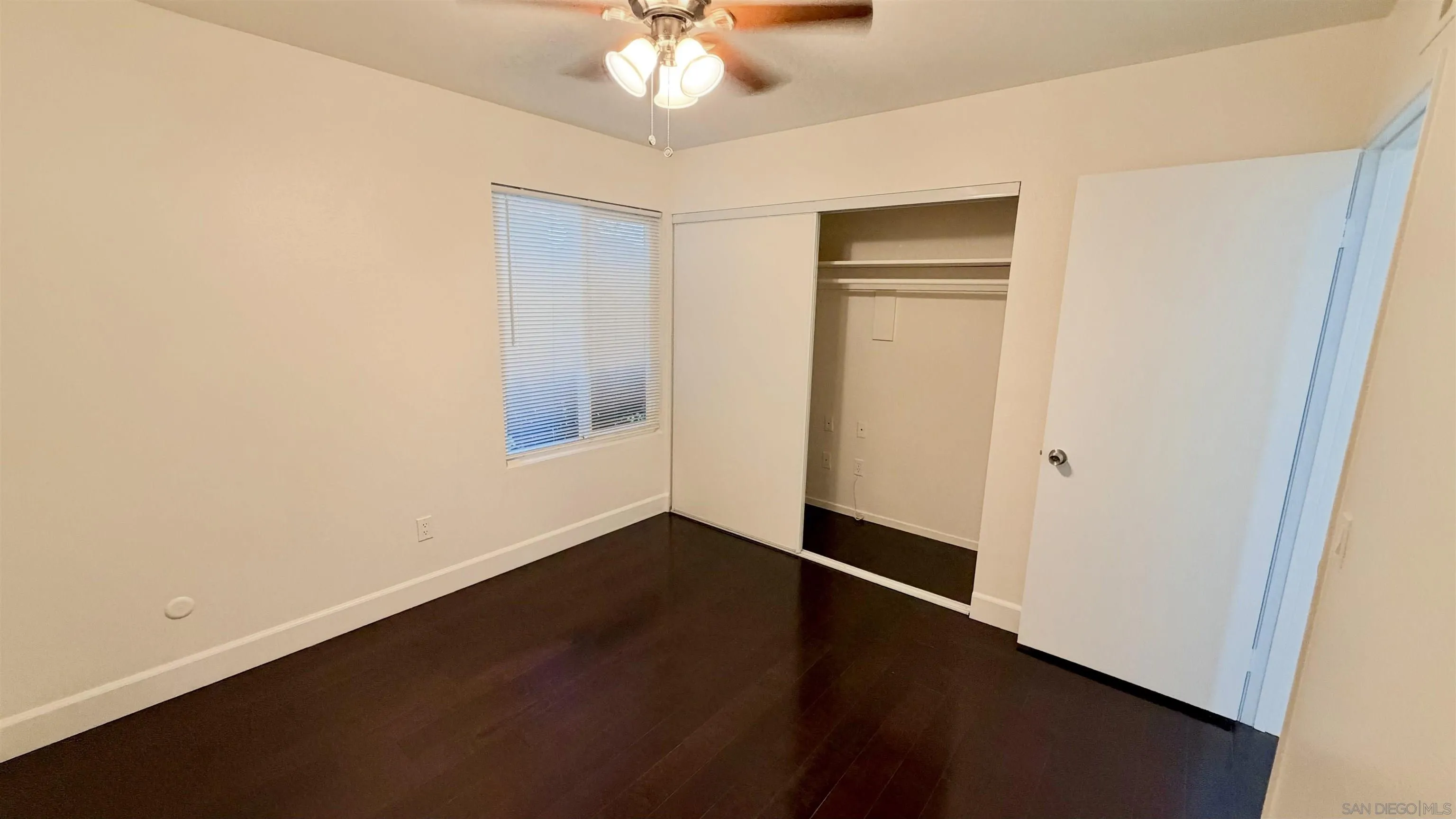 https://cdn.realtyfeed.com/cdn/127/260018831/d98f653a6e2b4769bd7e16106976fd37.webp