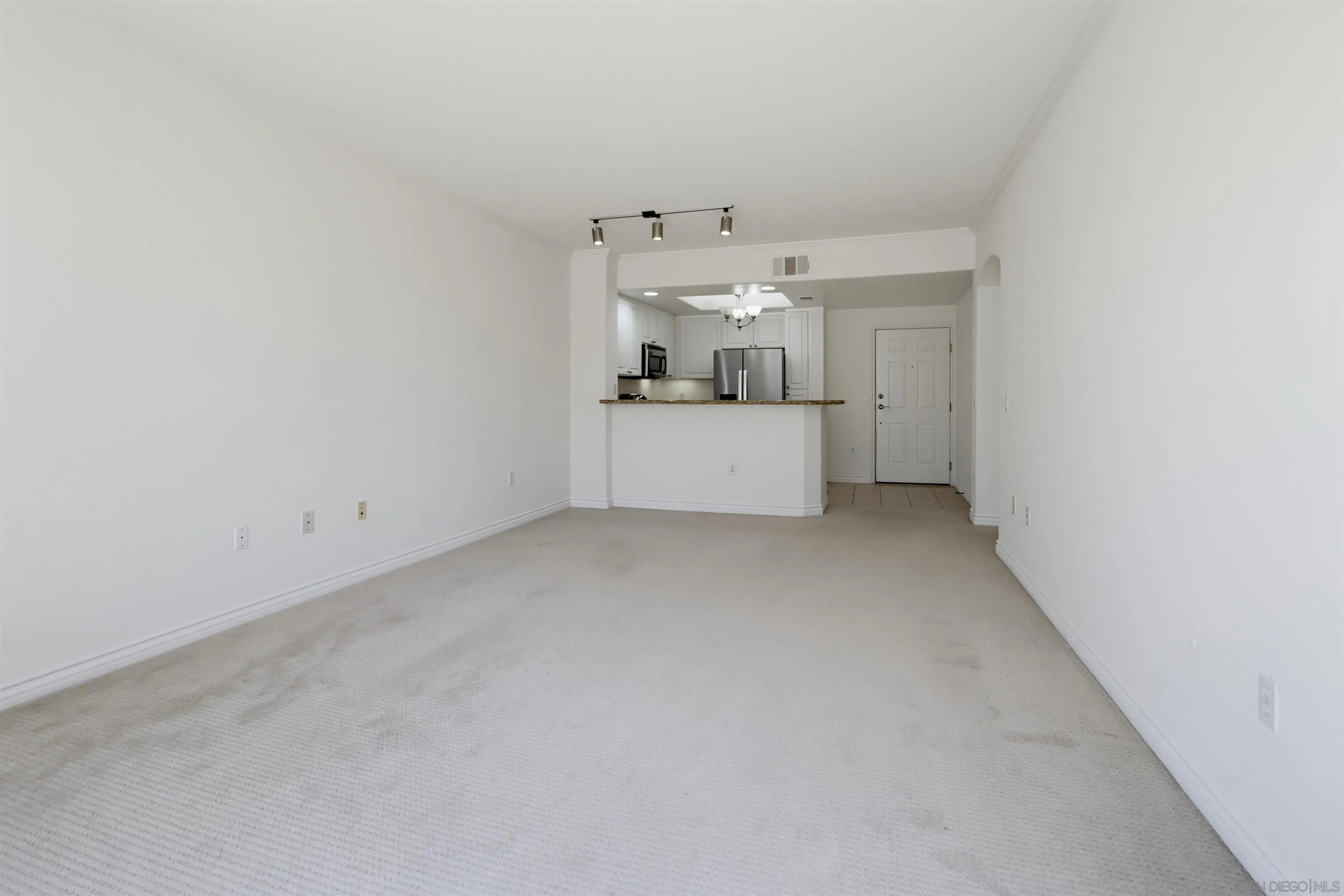 Photo #6: 260018832 Listing: Photo #6