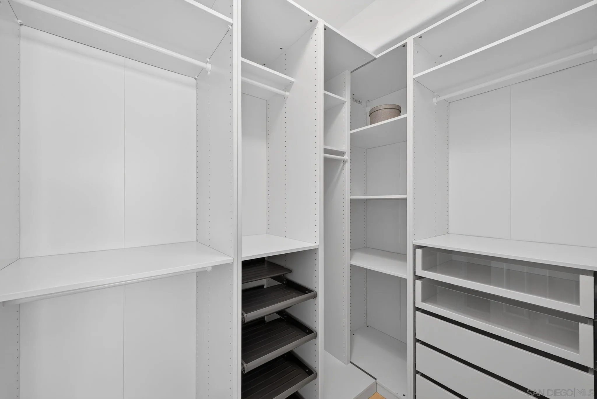 https://cdn.realtyfeed.com/cdn/127/260018833/55945523868e7c965f08abb4b8f8bccc.webp
