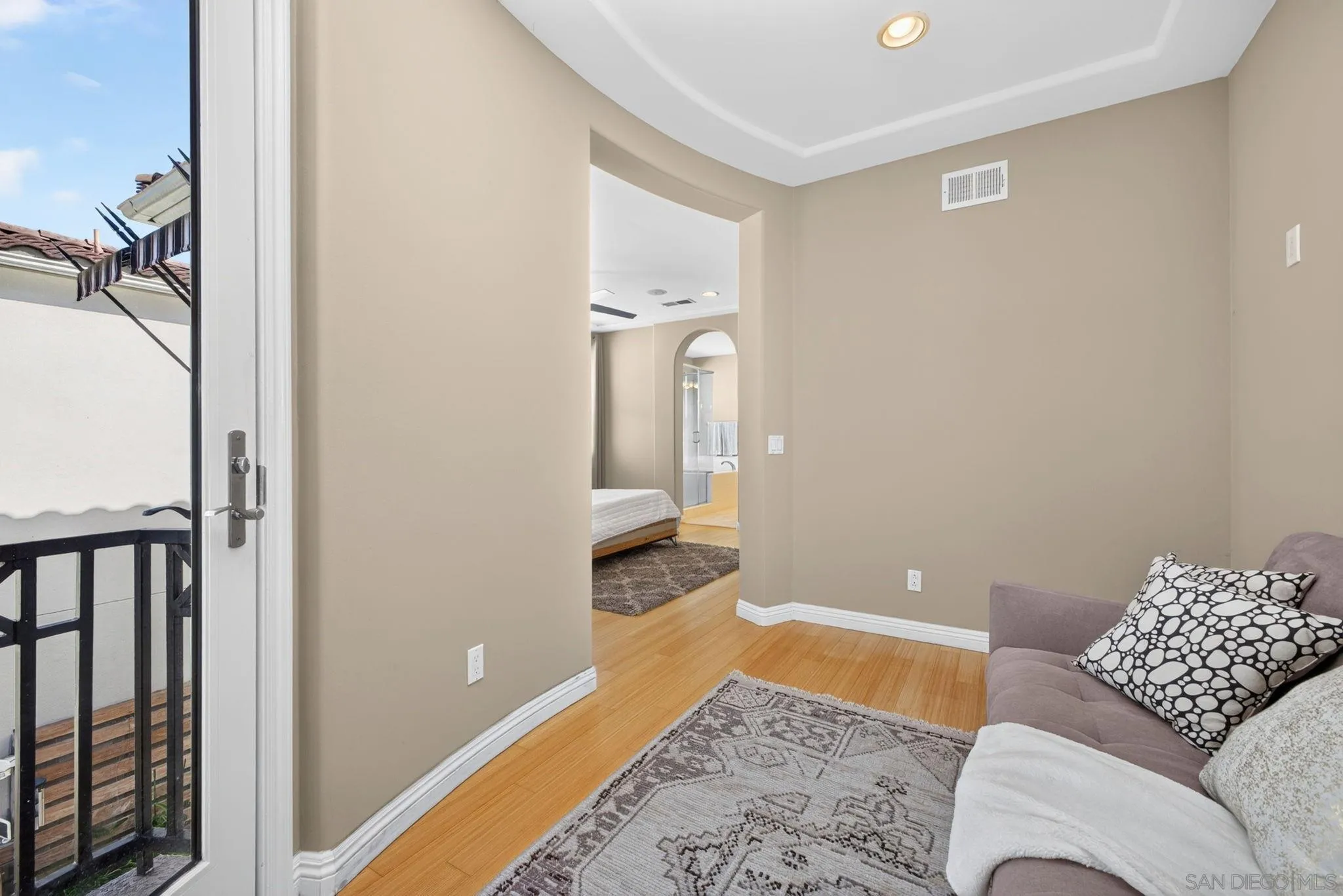 https://cdn.realtyfeed.com/cdn/127/260018833/620b352868867496444297dd442fcd1c.webp