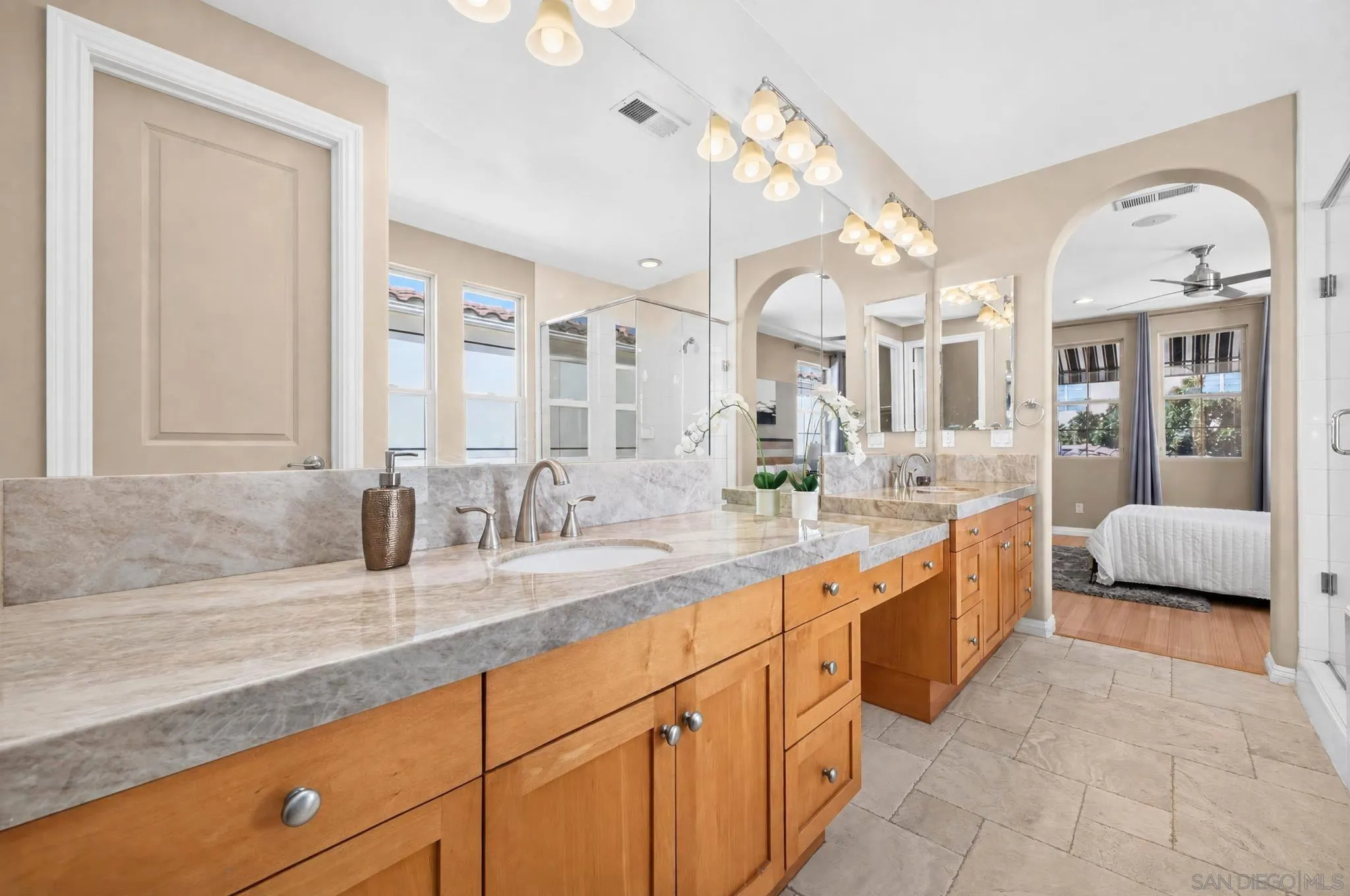 https://cdn.realtyfeed.com/cdn/127/260018833/7c1c522b4bd8bda9e3d3ec83420f2eb9.webp