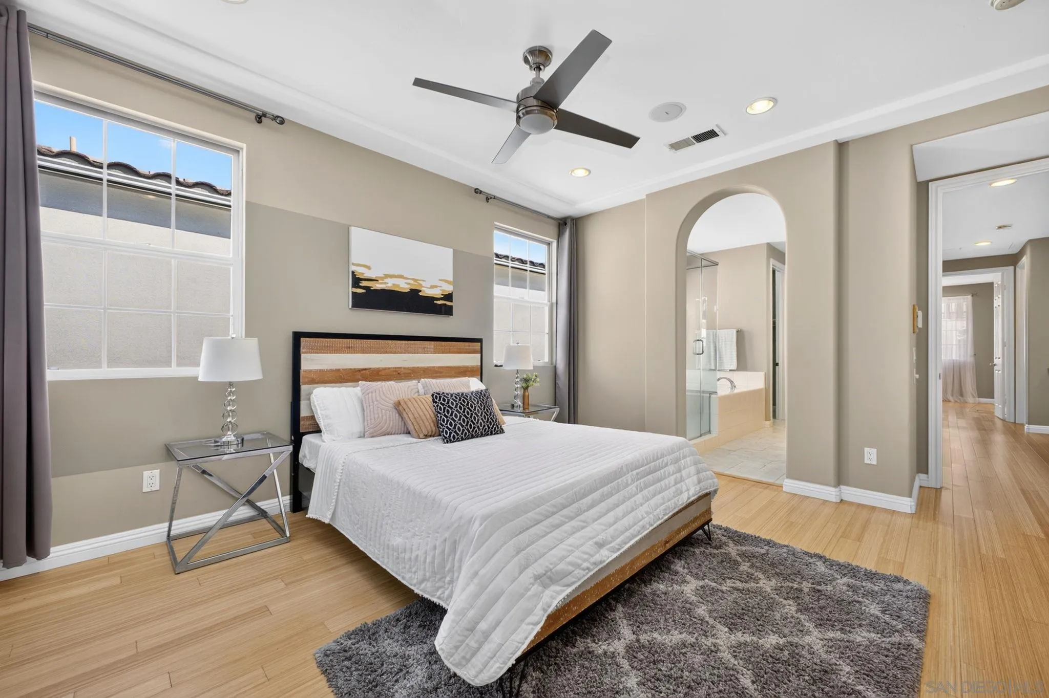 https://cdn.realtyfeed.com/cdn/127/260018833/8d24d147b54e05dabd2017df860e5a8e.webp