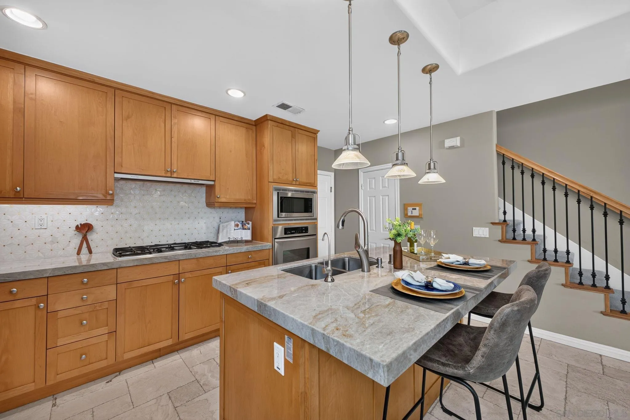https://cdn.realtyfeed.com/cdn/127/260018833/9c18c55bcafa579028eb3fe2e0973367.webp