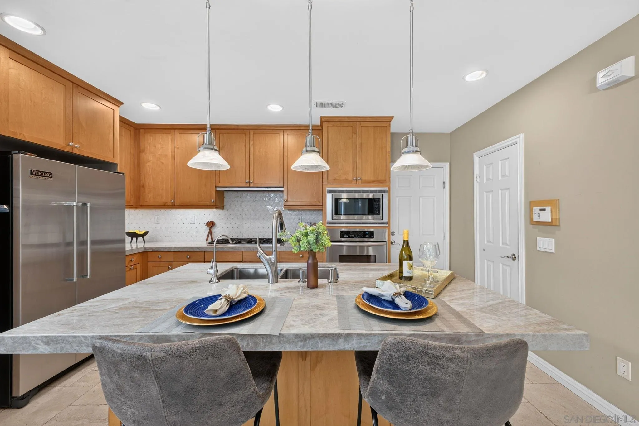 https://cdn.realtyfeed.com/cdn/127/260018833/bcd75f9af29b1a5ce147ac33441a9004.webp