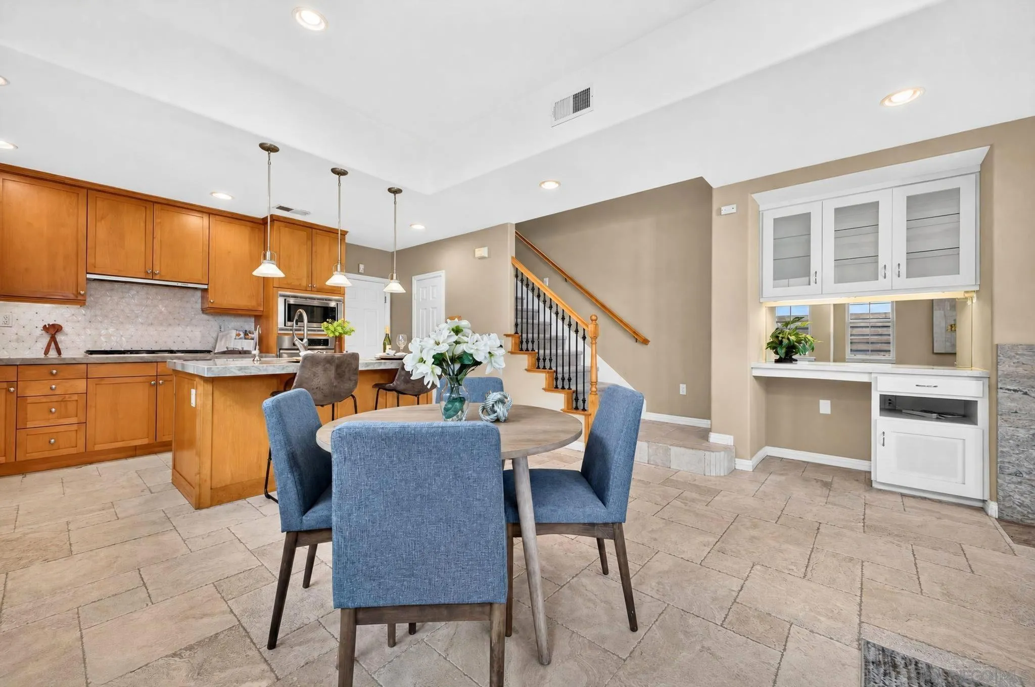 https://cdn.realtyfeed.com/cdn/127/260018833/d22f57a3741e322e78790207cd874ae4.webp