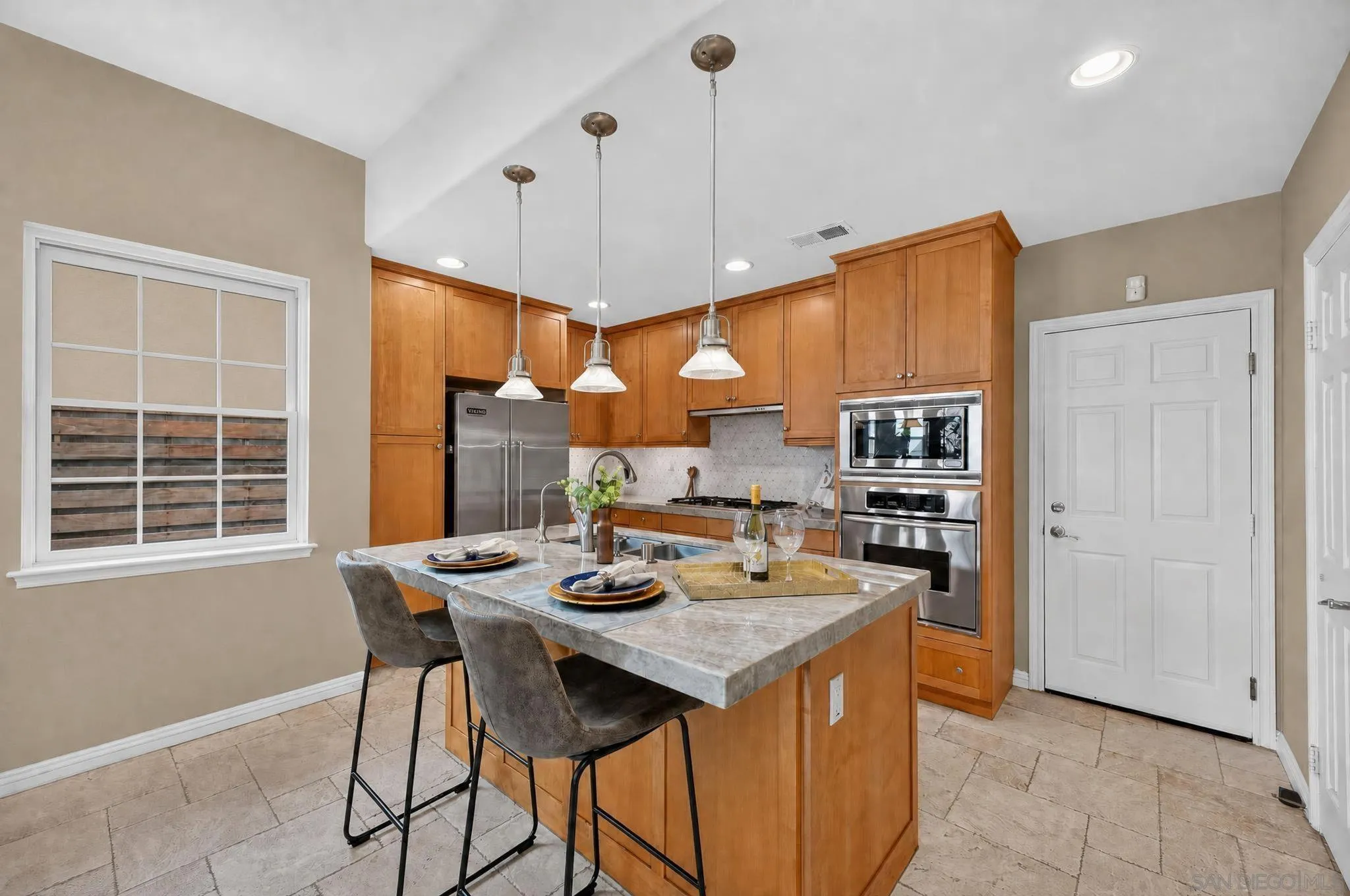 https://cdn.realtyfeed.com/cdn/127/260018833/e034f09024484f5bf7ef90904ff0b61b.webp
