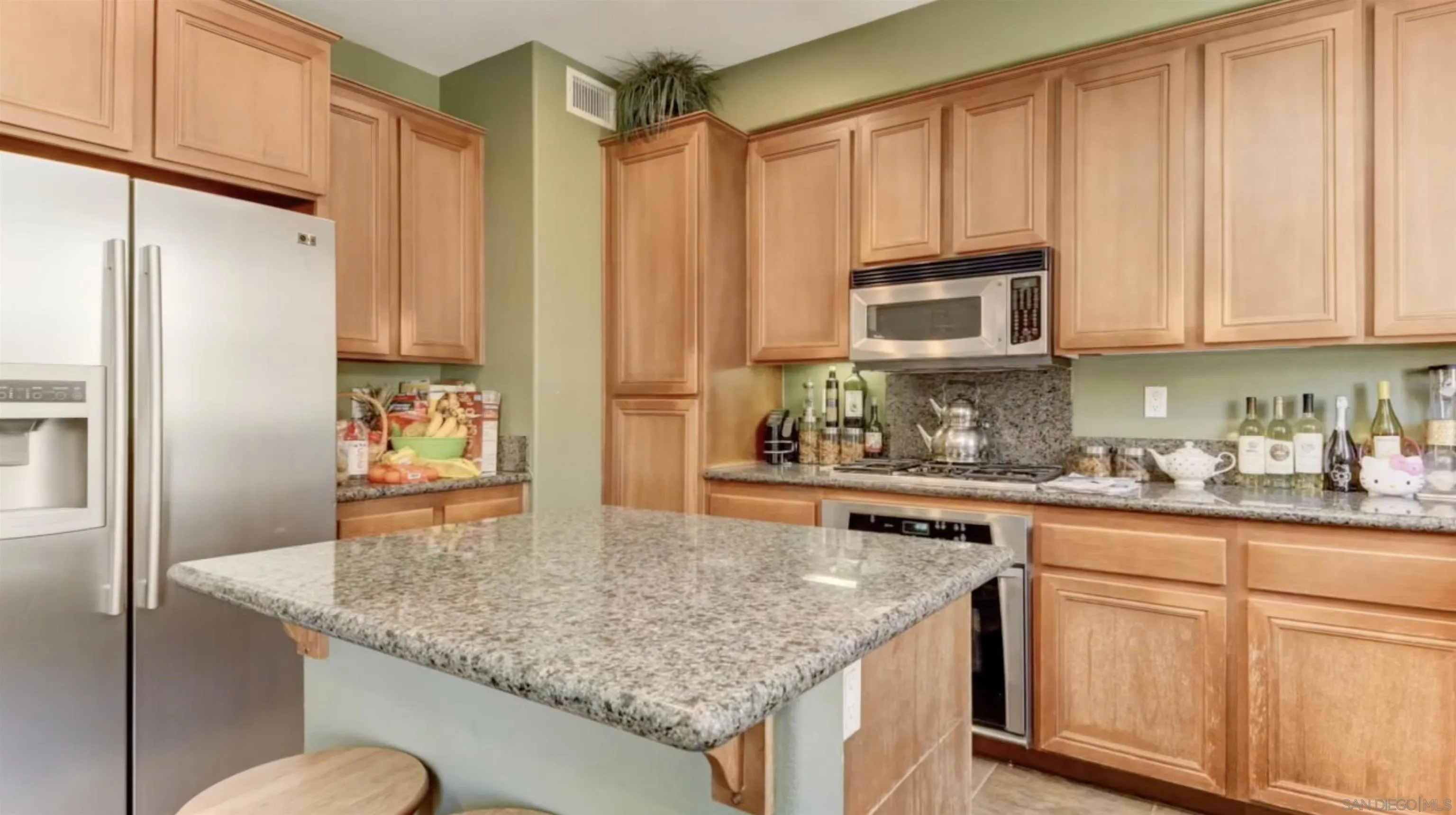 https://cdn.realtyfeed.com/cdn/127/260018834/d913fb96fe99874fbb7e49f467b5098f.webp