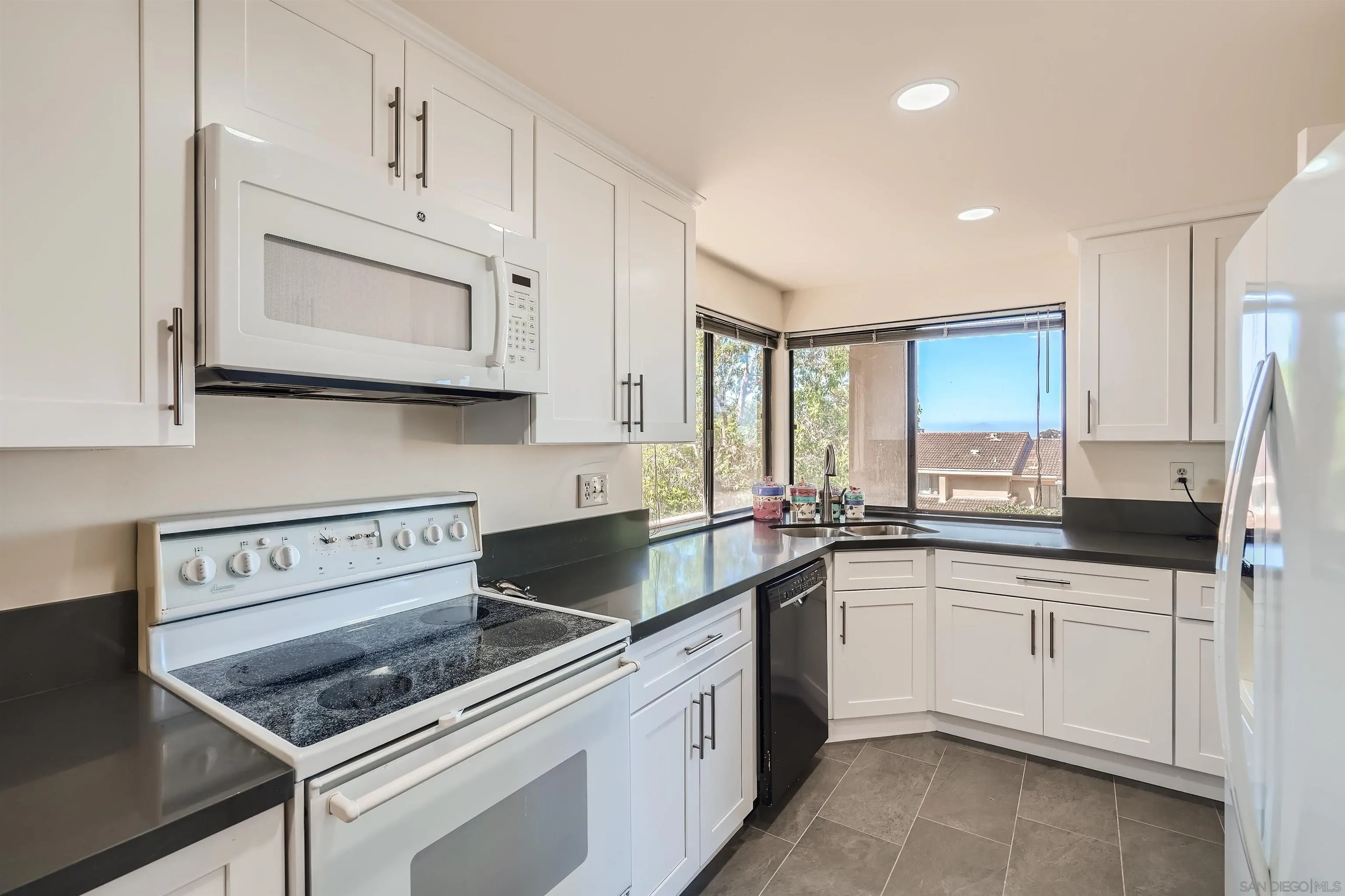6523 Caminito Catalan, La Jolla, CA 92037 - Photo 5 of 20, La Jolla, CA