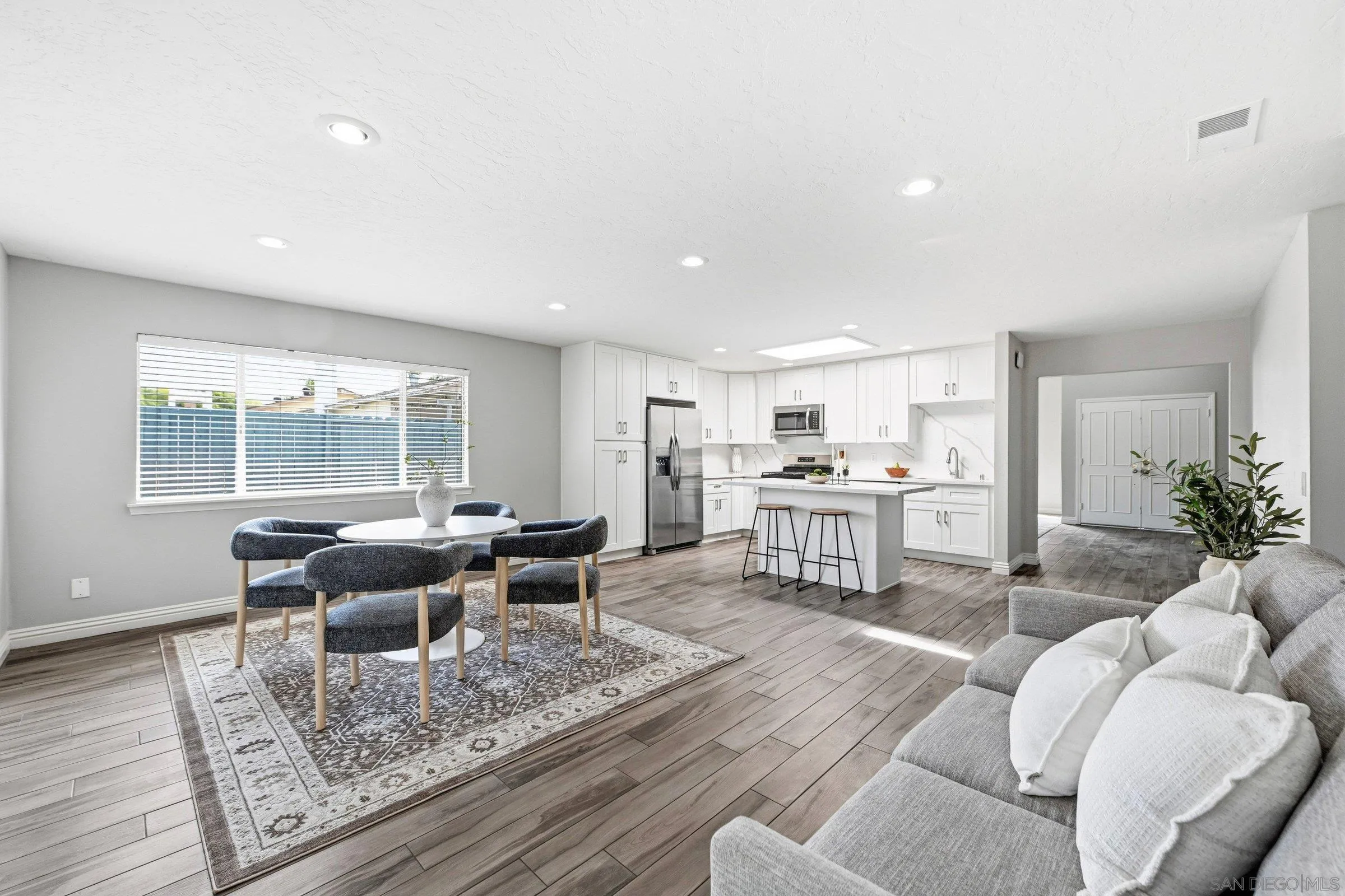 https://cdn.realtyfeed.com/cdn/127/260018837/18e8fc0750822d8497df087c26186603.webp