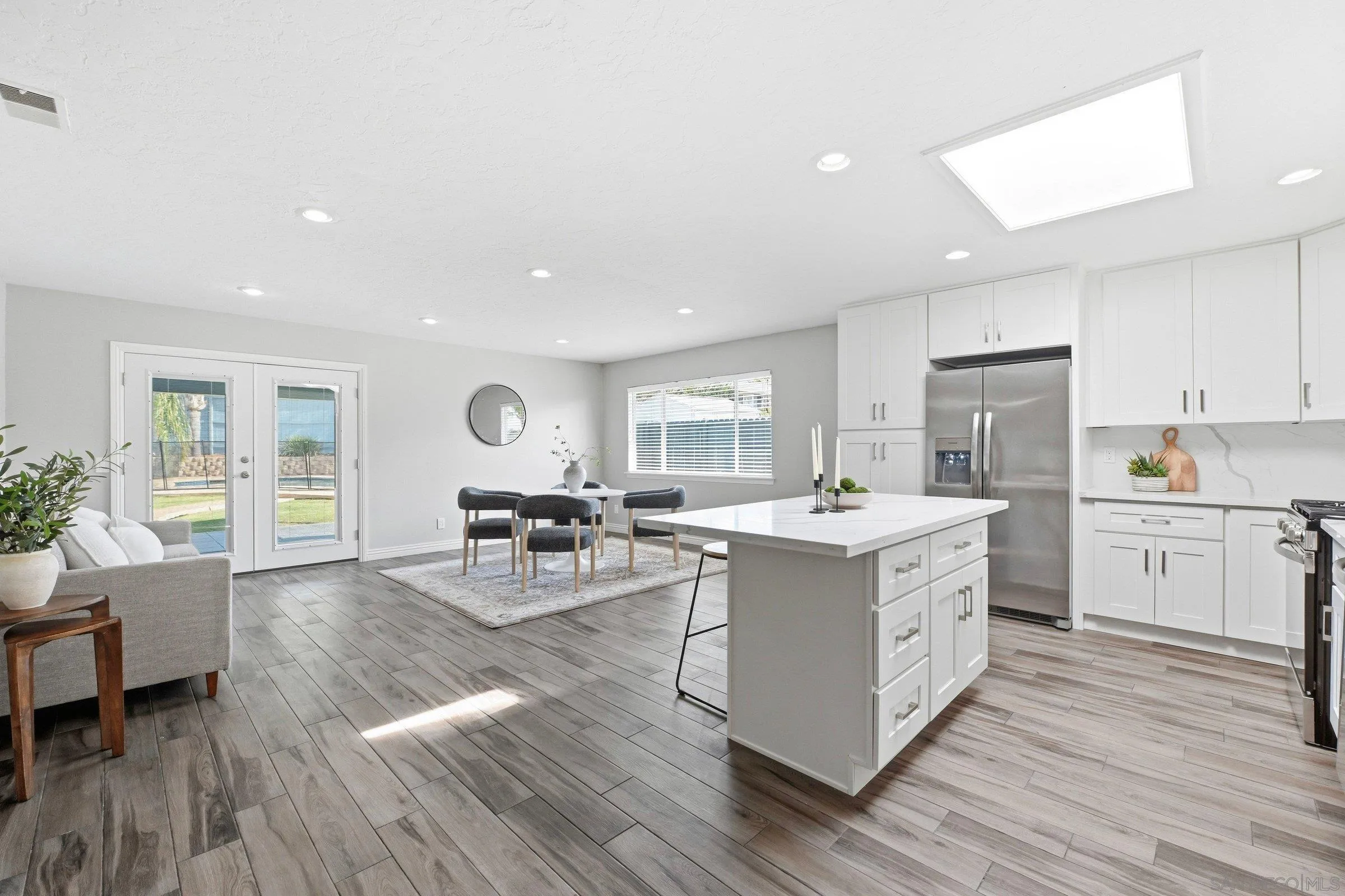 https://cdn.realtyfeed.com/cdn/127/260018837/d9c04d7d5fa2060a73abb3a5e966e4d3.webp