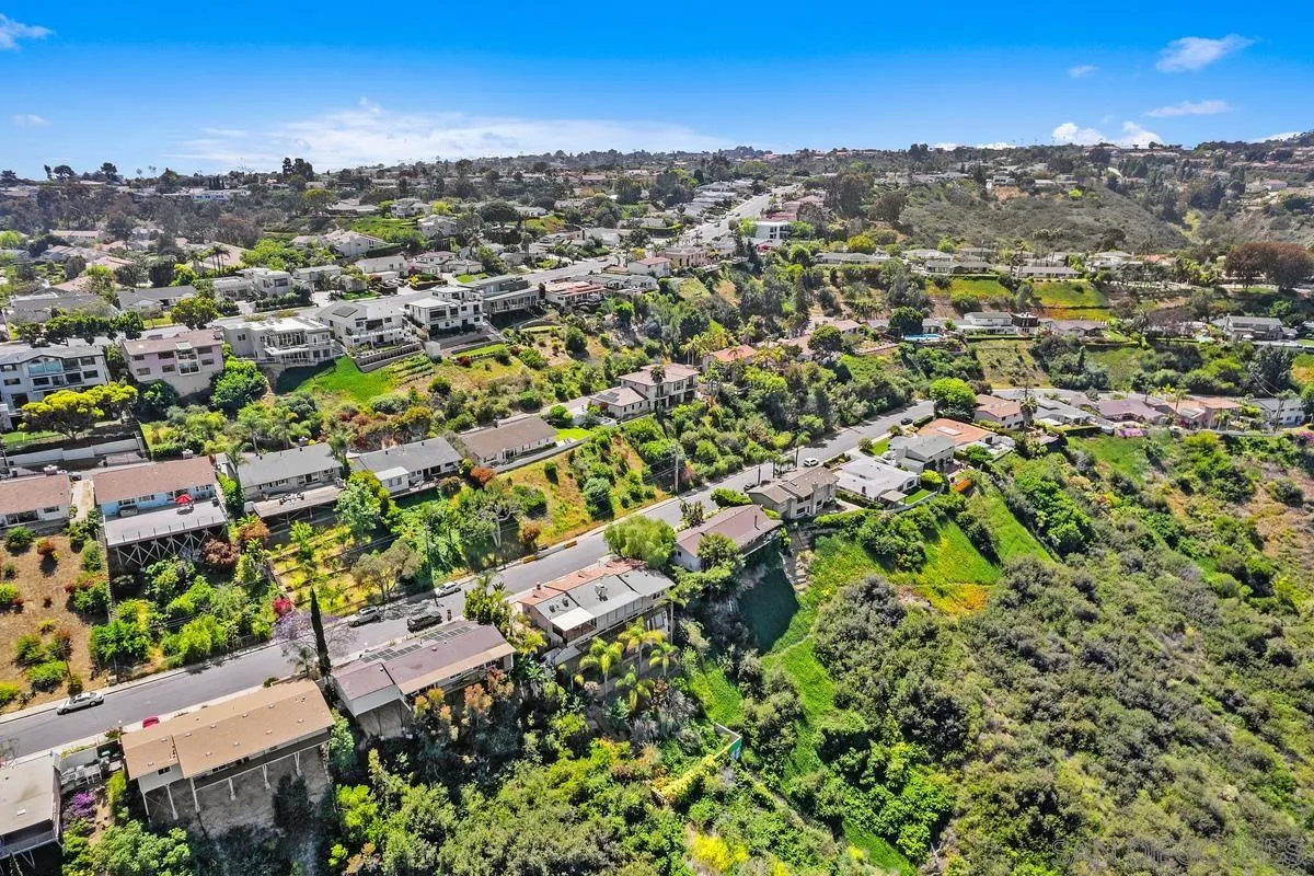 https://cdn.realtyfeed.com/cdn/127/260018839/79bc1f806a1a0b219195991810dfcc03.webp