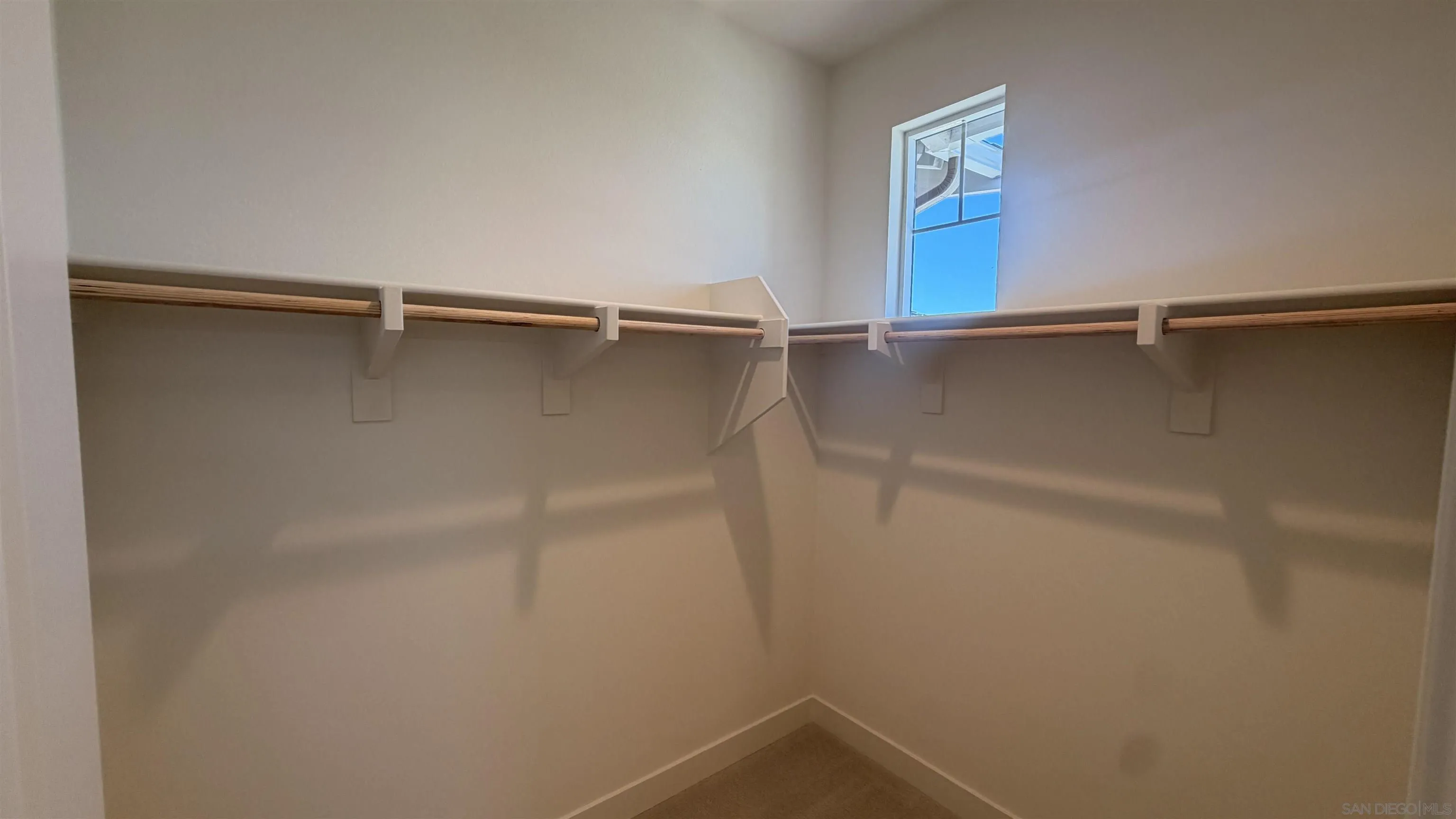 https://cdn.realtyfeed.com/cdn/127/260018841/071c3a0b75fd08e7c6454471d4629722.webp