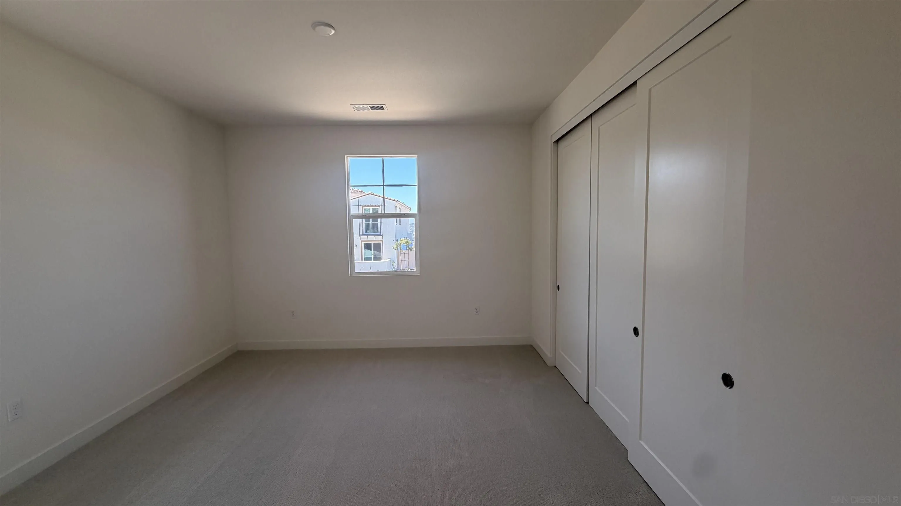 https://cdn.realtyfeed.com/cdn/127/260018841/102762b393d46434c709c524ea087c5c.webp