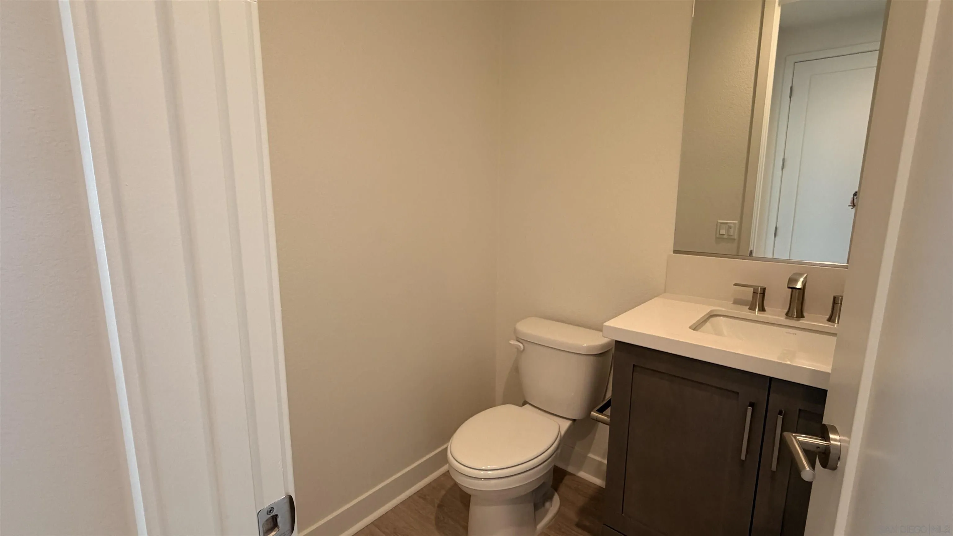 https://cdn.realtyfeed.com/cdn/127/260018841/6a220536224efc016f658e6f2ec2cb89.webp