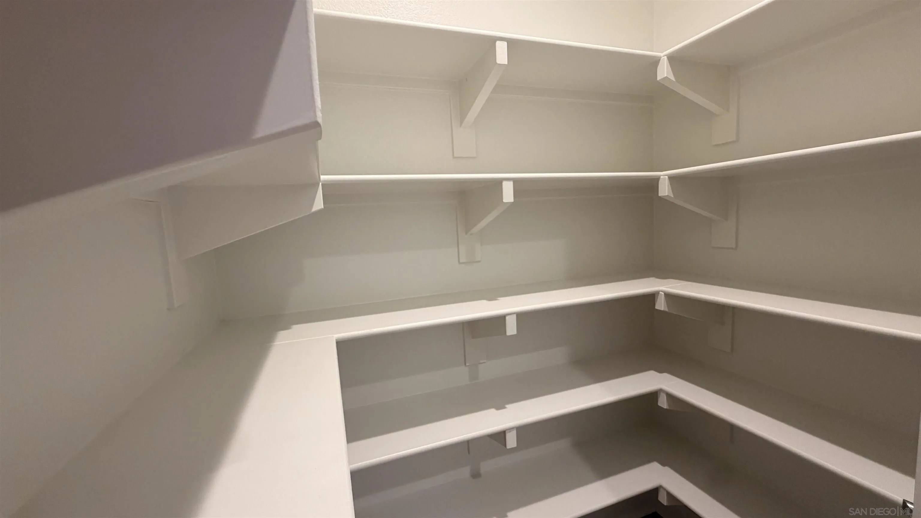 https://cdn.realtyfeed.com/cdn/127/260018841/9e3ba20727801b5eb541479e4fff7157.webp