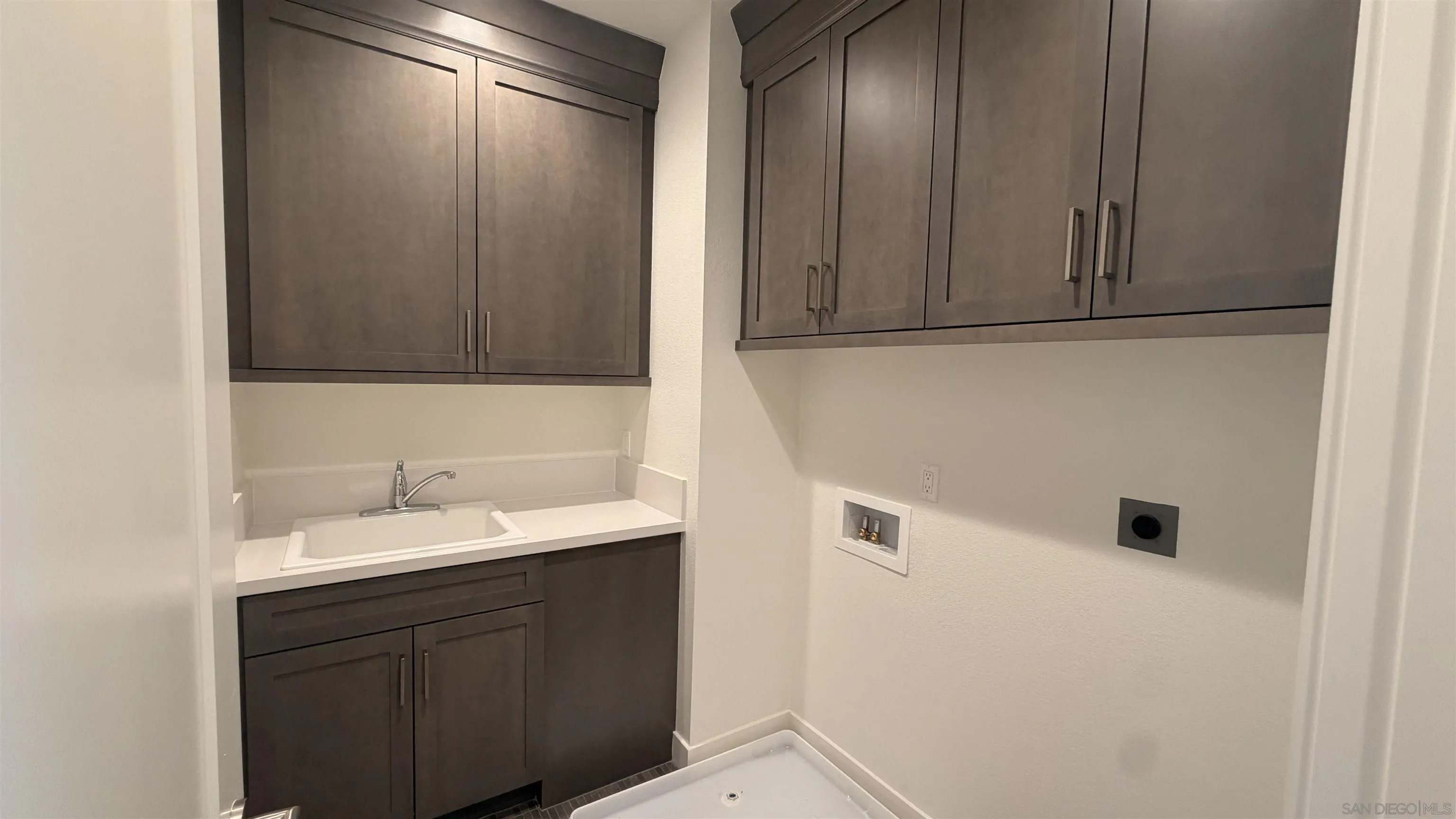 https://cdn.realtyfeed.com/cdn/127/260018841/bd0f6063d4e7ffdbfe87fef435cc2f3f.webp