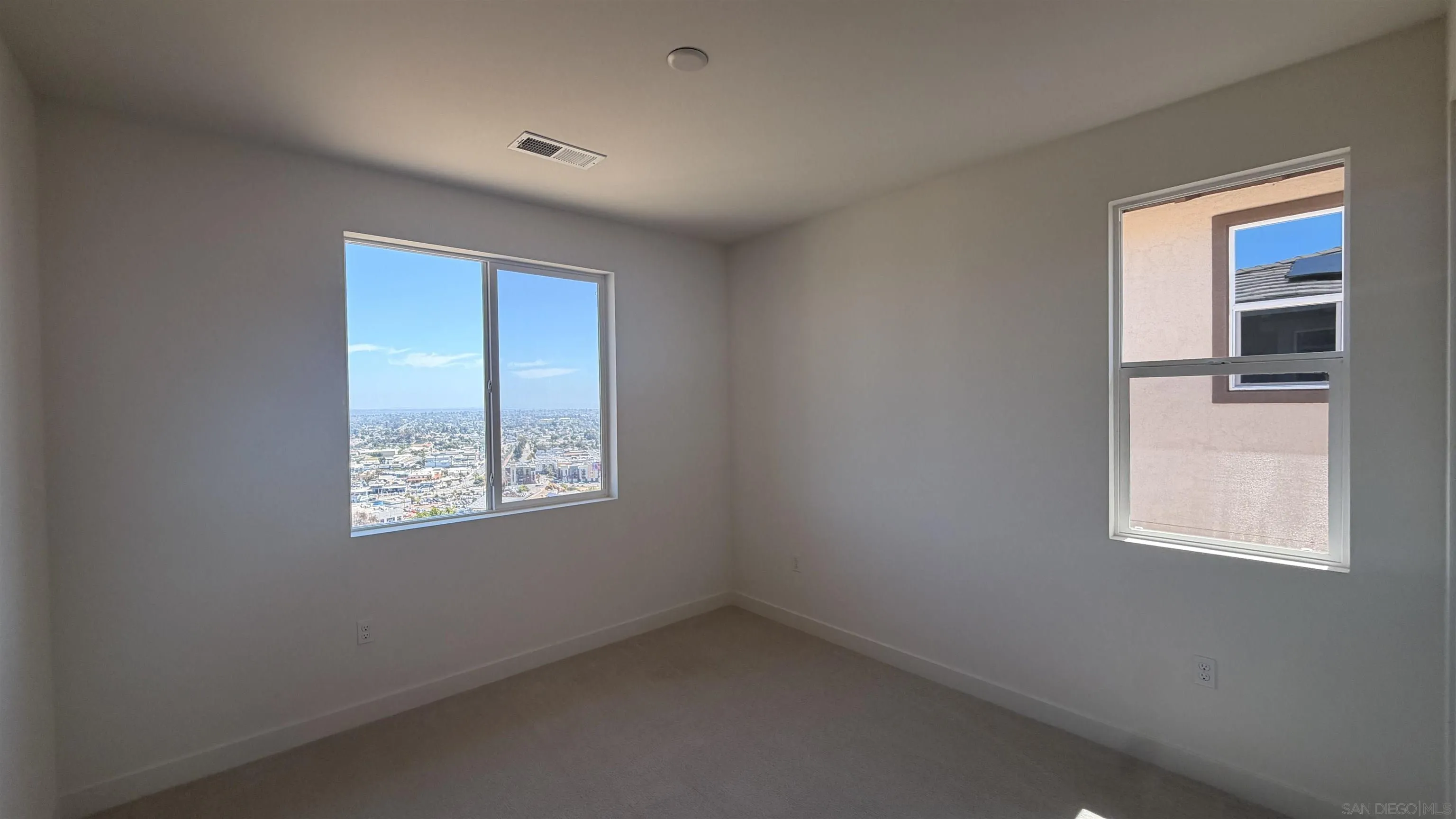 https://cdn.realtyfeed.com/cdn/127/260018841/c6304371f836153eff5959705f36bc09.webp