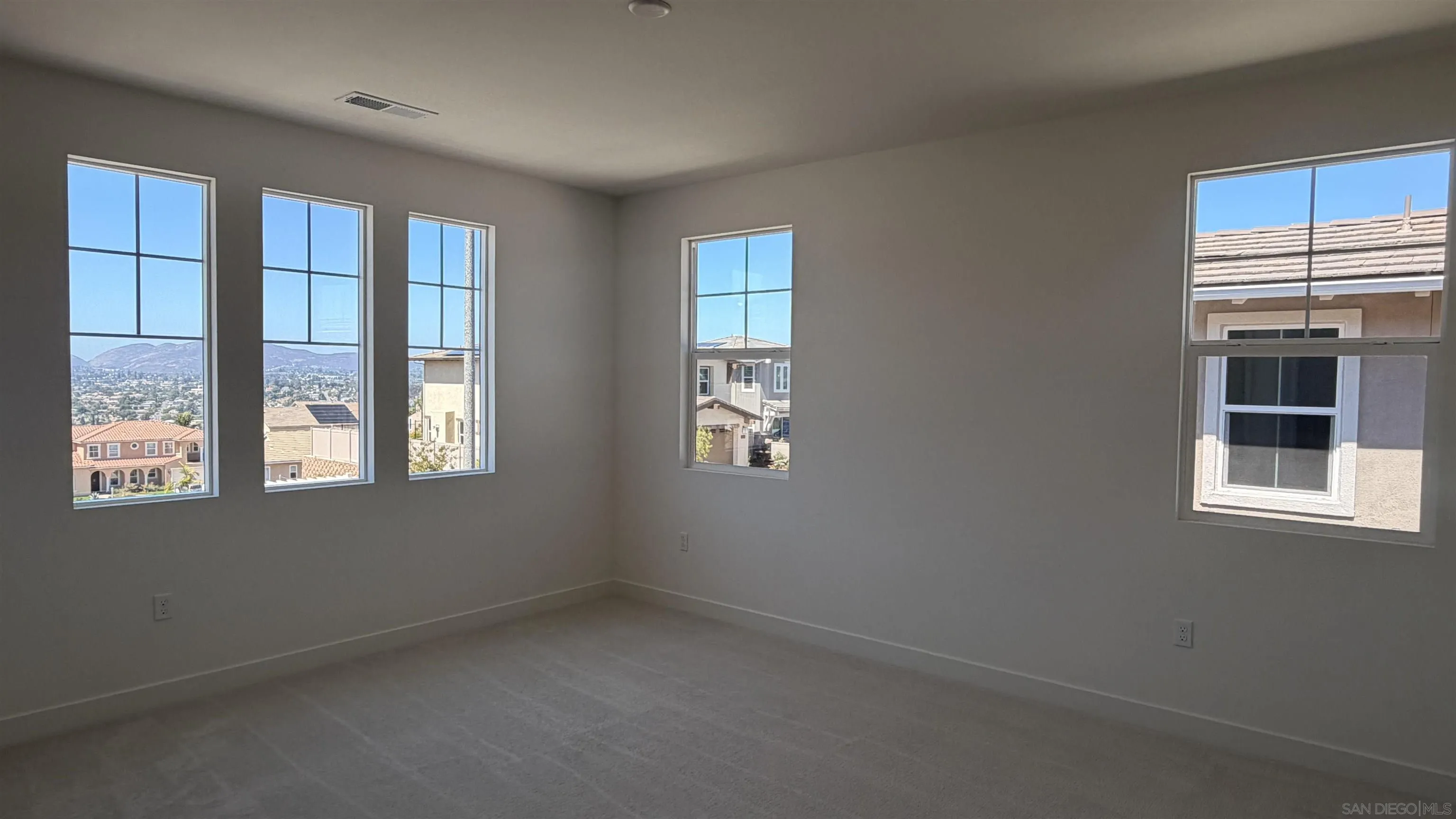 https://cdn.realtyfeed.com/cdn/127/260018841/f8f77649892a1f74f69ae9b40161cd9e.webp