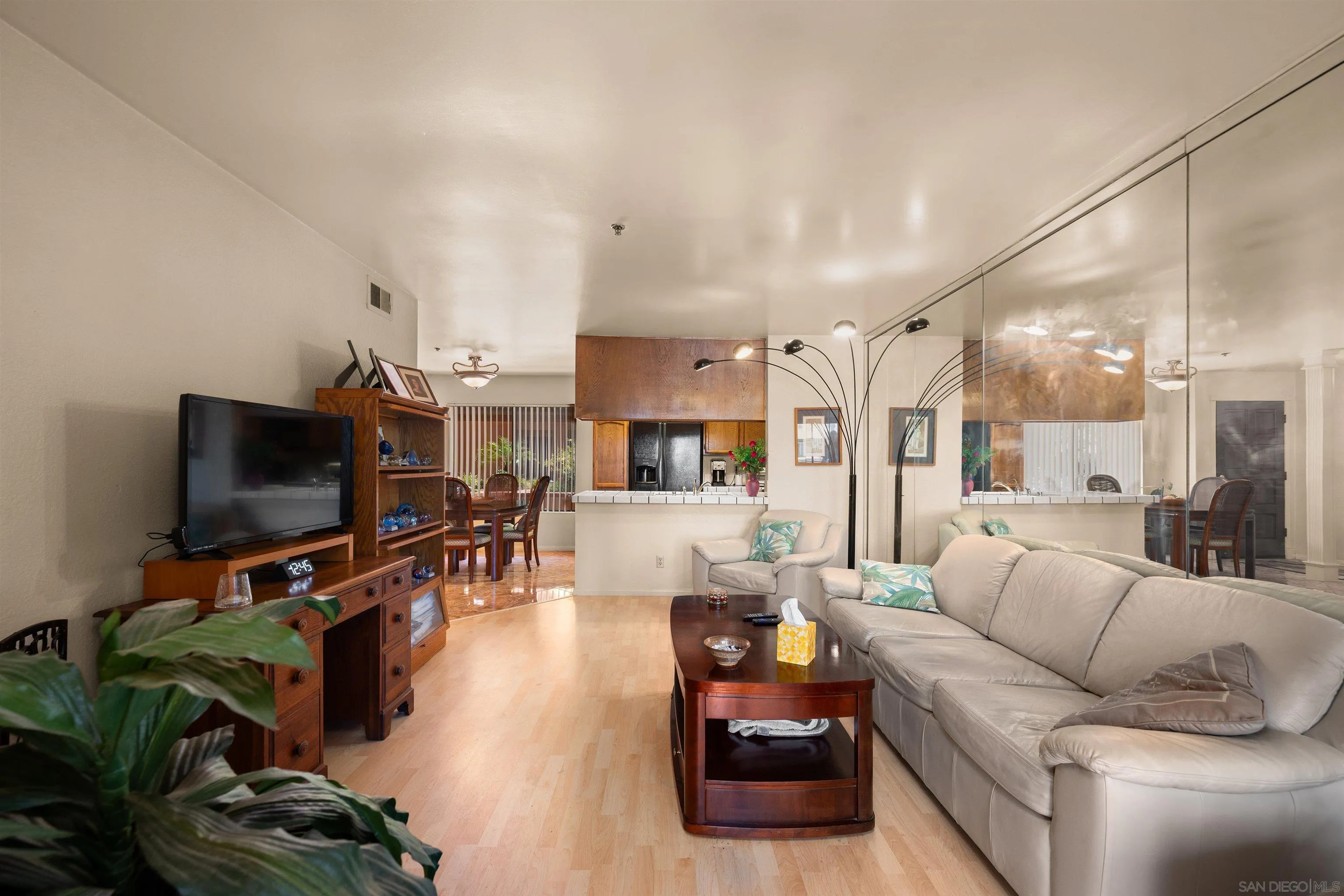 Photo #11: 260018842 Listing: Photo #11