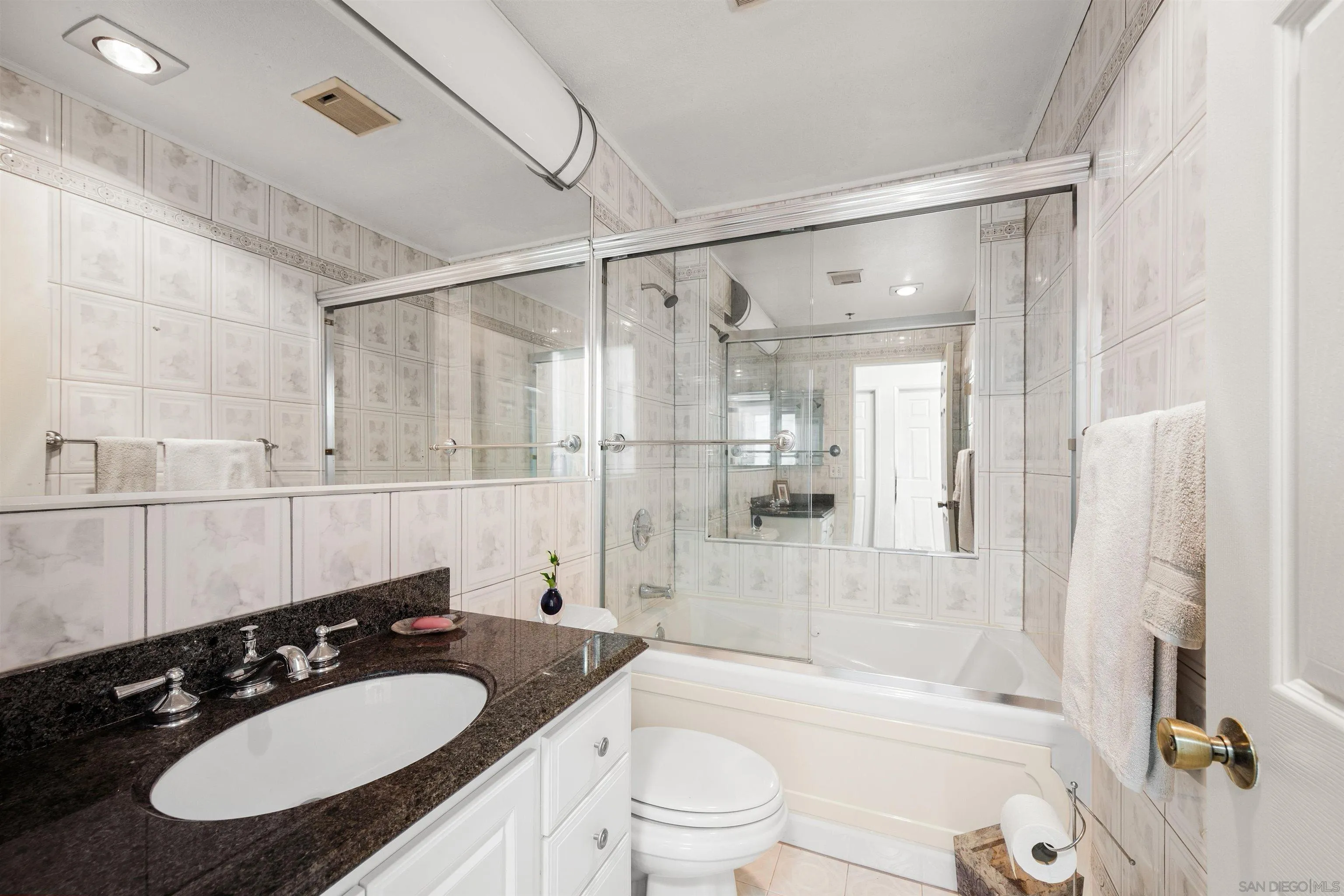 Photo #19: 260018842 Listing: Photo #19