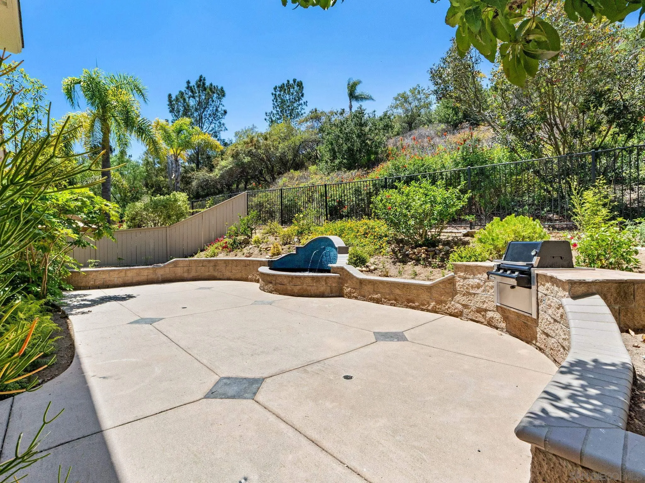 https://cdn.realtyfeed.com/cdn/127/260018845/059445bd557cc0d1a8f2b9c74ad4a140.webp