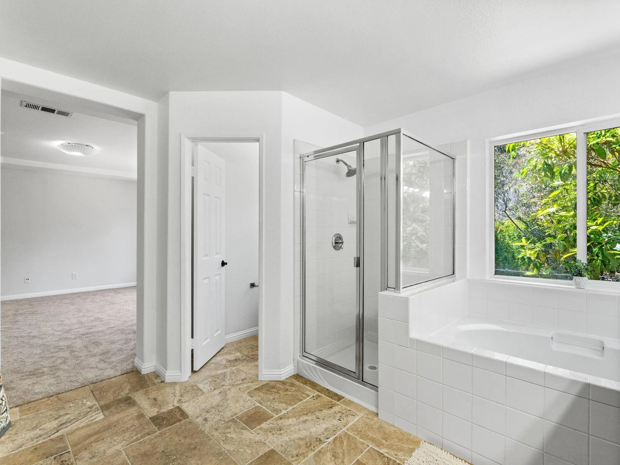https://cdn.realtyfeed.com/cdn/127/260018845/26529992ca68318fae48b494e2f1cf18.webp