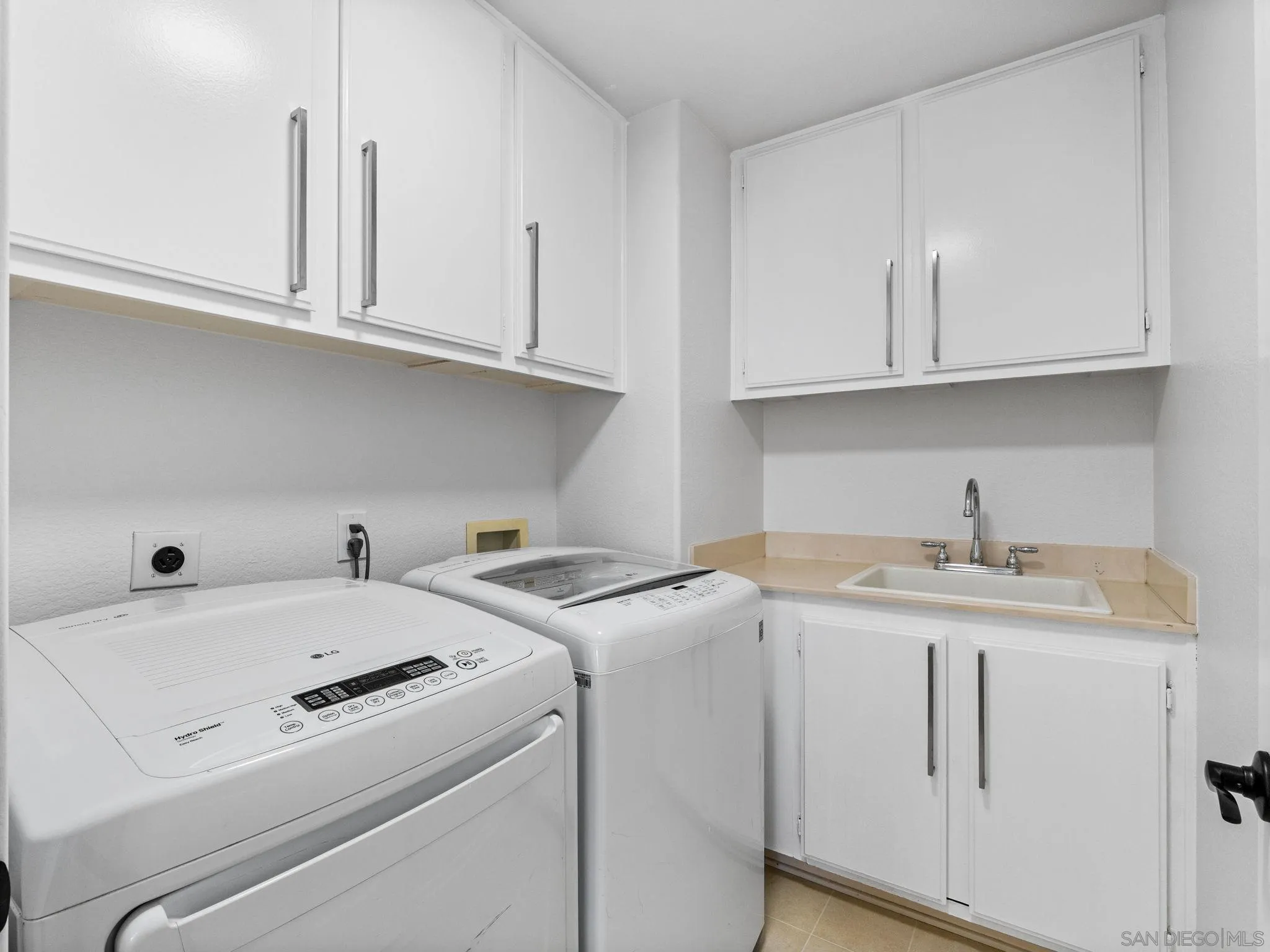 https://cdn.realtyfeed.com/cdn/127/260018845/306302132f7dd9ee202bf361b3bcc18c.webp