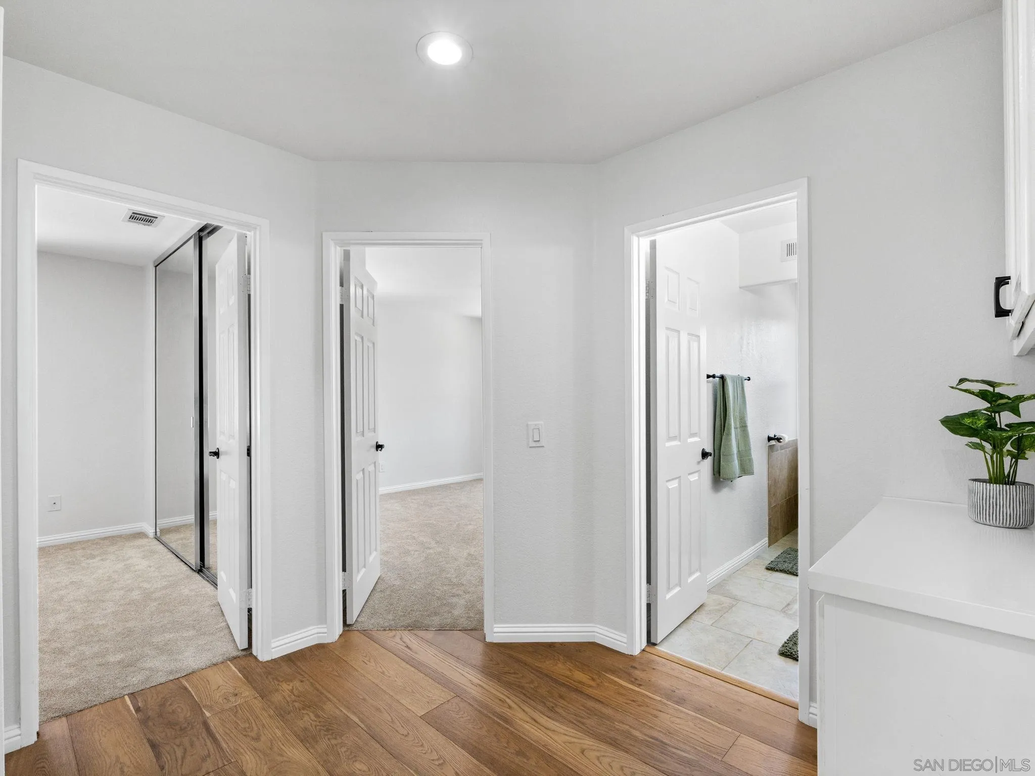 https://cdn.realtyfeed.com/cdn/127/260018845/c17008ddec1f5e121358a38a5534a6de.webp