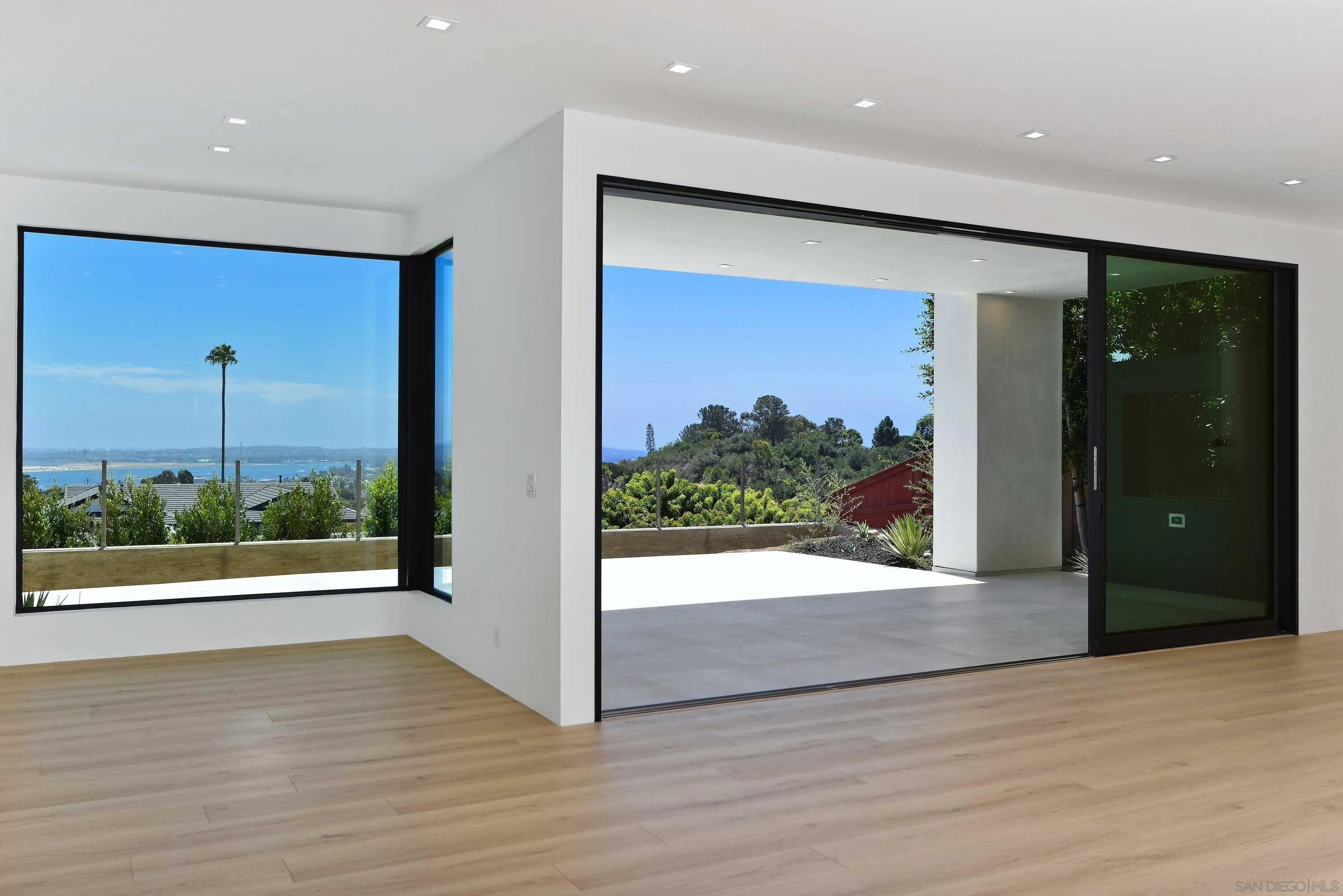 https://cdn.realtyfeed.com/cdn/127/260018847/12344850afc5c0cd8d067d365a3d5b56.webp