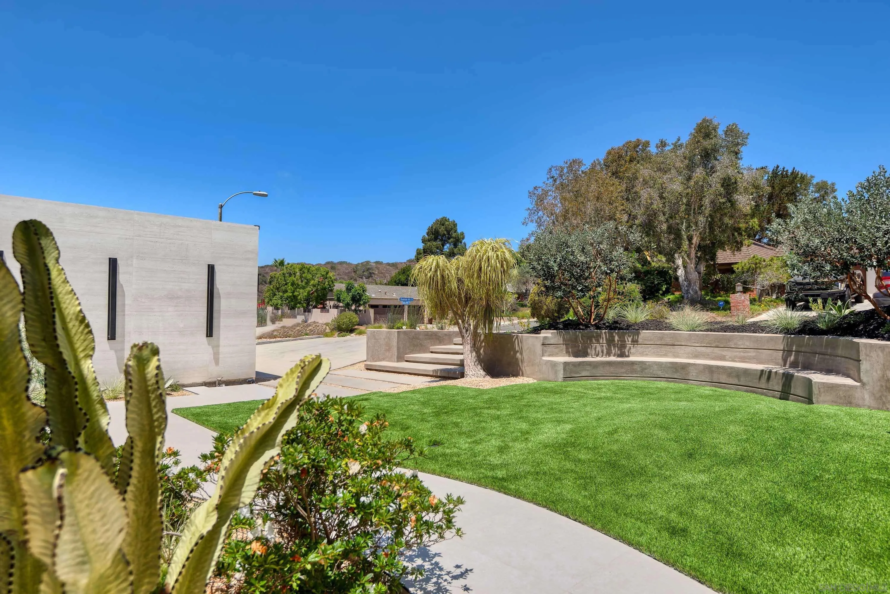 https://cdn.realtyfeed.com/cdn/127/260018847/21761ab7a107897079fb2453c472a6ae.webp