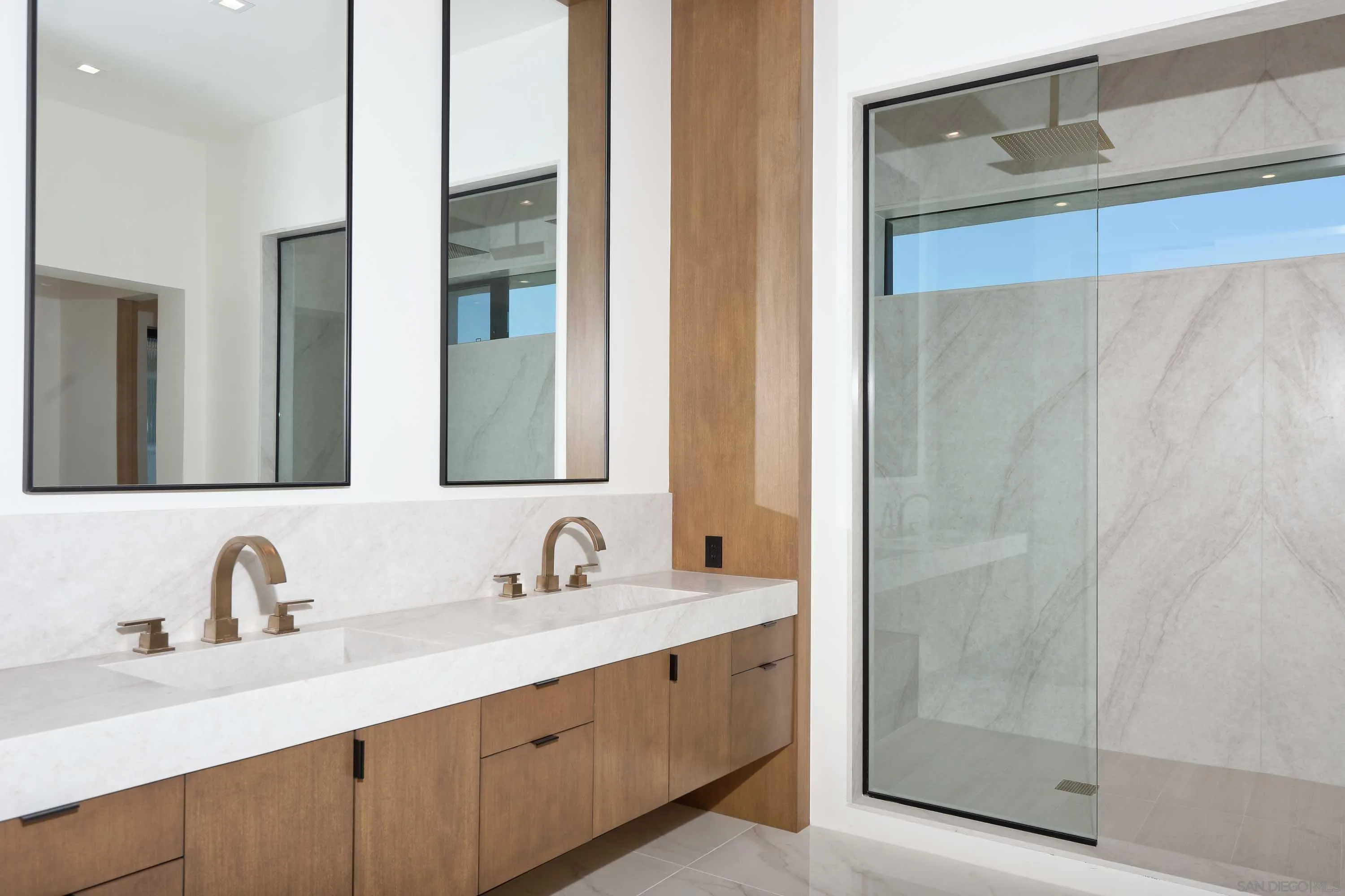 https://cdn.realtyfeed.com/cdn/127/260018847/4fb4e5385553ae867e98b4cb35f0f832.webp