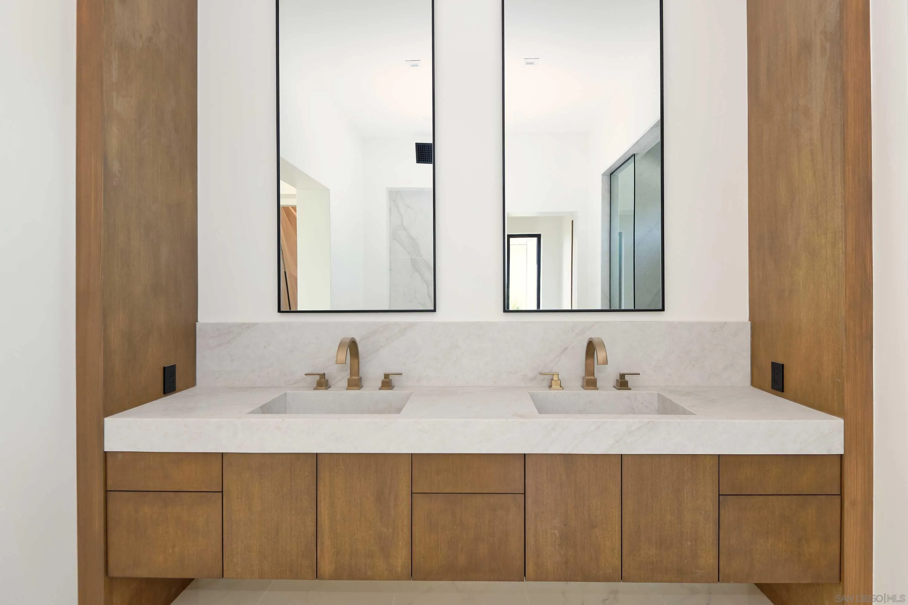 https://cdn.realtyfeed.com/cdn/127/260018847/65986e58f615339b5d0c349fc0c8e74d.webp