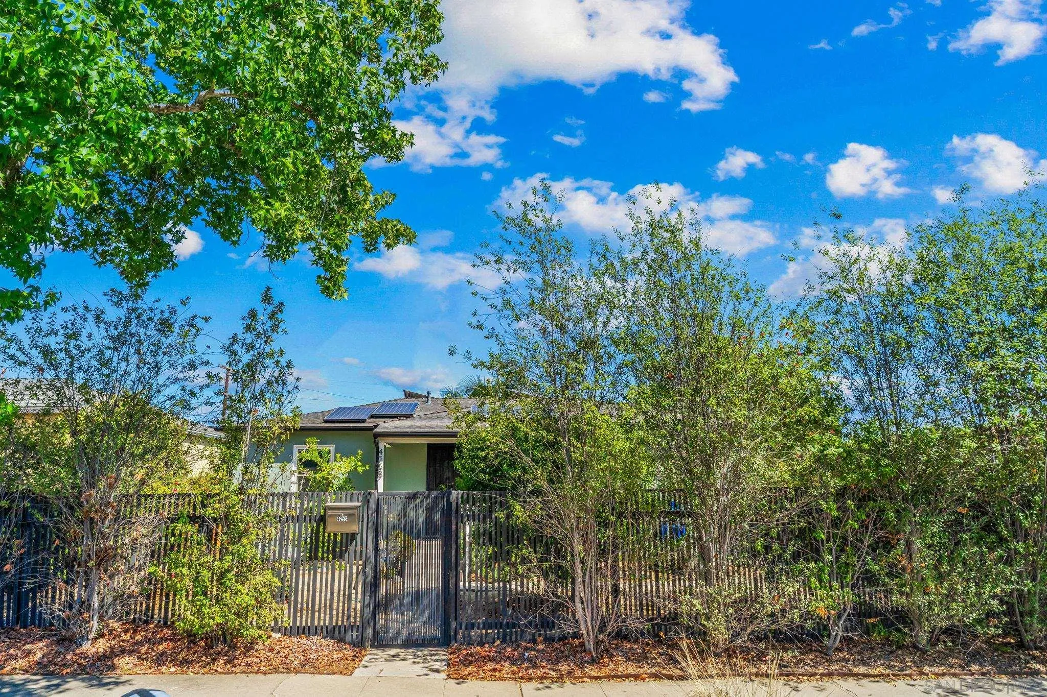 https://cdn.realtyfeed.com/cdn/127/260018848/0e9c8218e4ad5d5c152275e0542101dd.webp