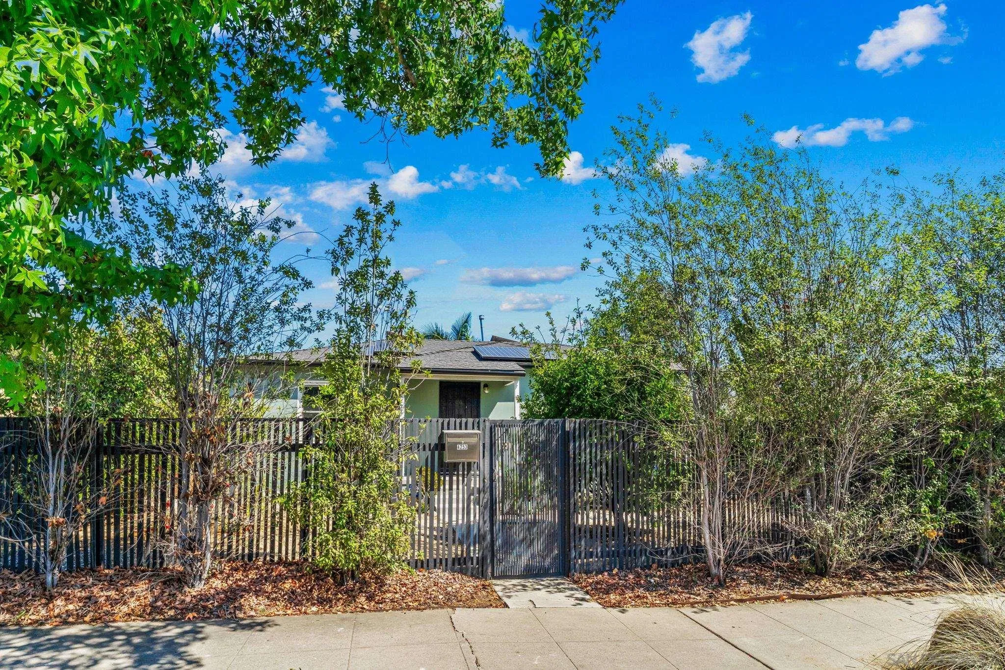 https://cdn.realtyfeed.com/cdn/127/260018848/1d627c384b598404f07cff5ca19c77eb.webp
