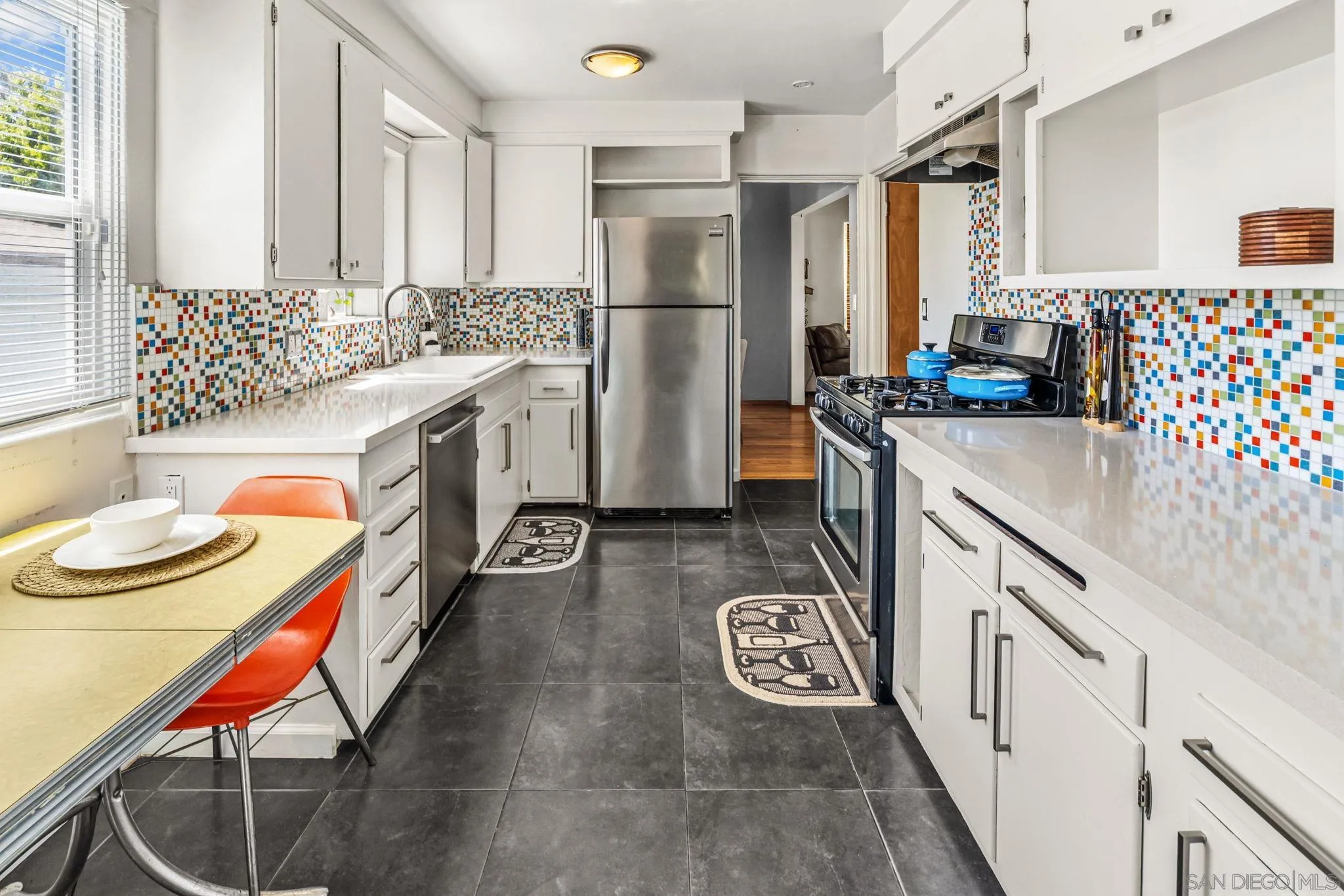https://cdn.realtyfeed.com/cdn/127/260018848/7b4d938af7b88aeb6c22d13df6a74df0.webp