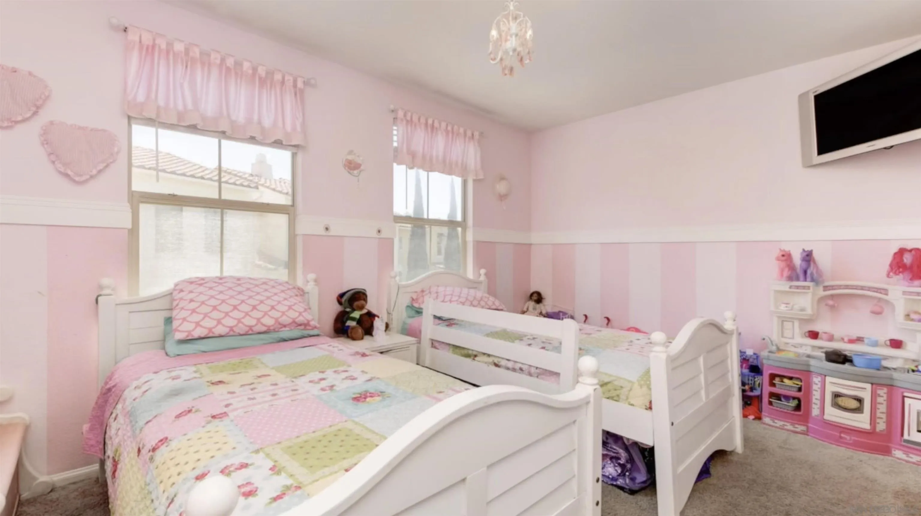 Photo #15: 260018853 Listing: Photo #15
